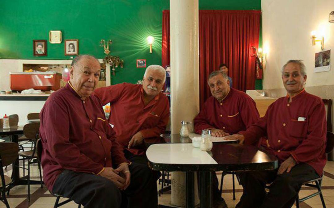 گارسون های مجرب کافه نادری