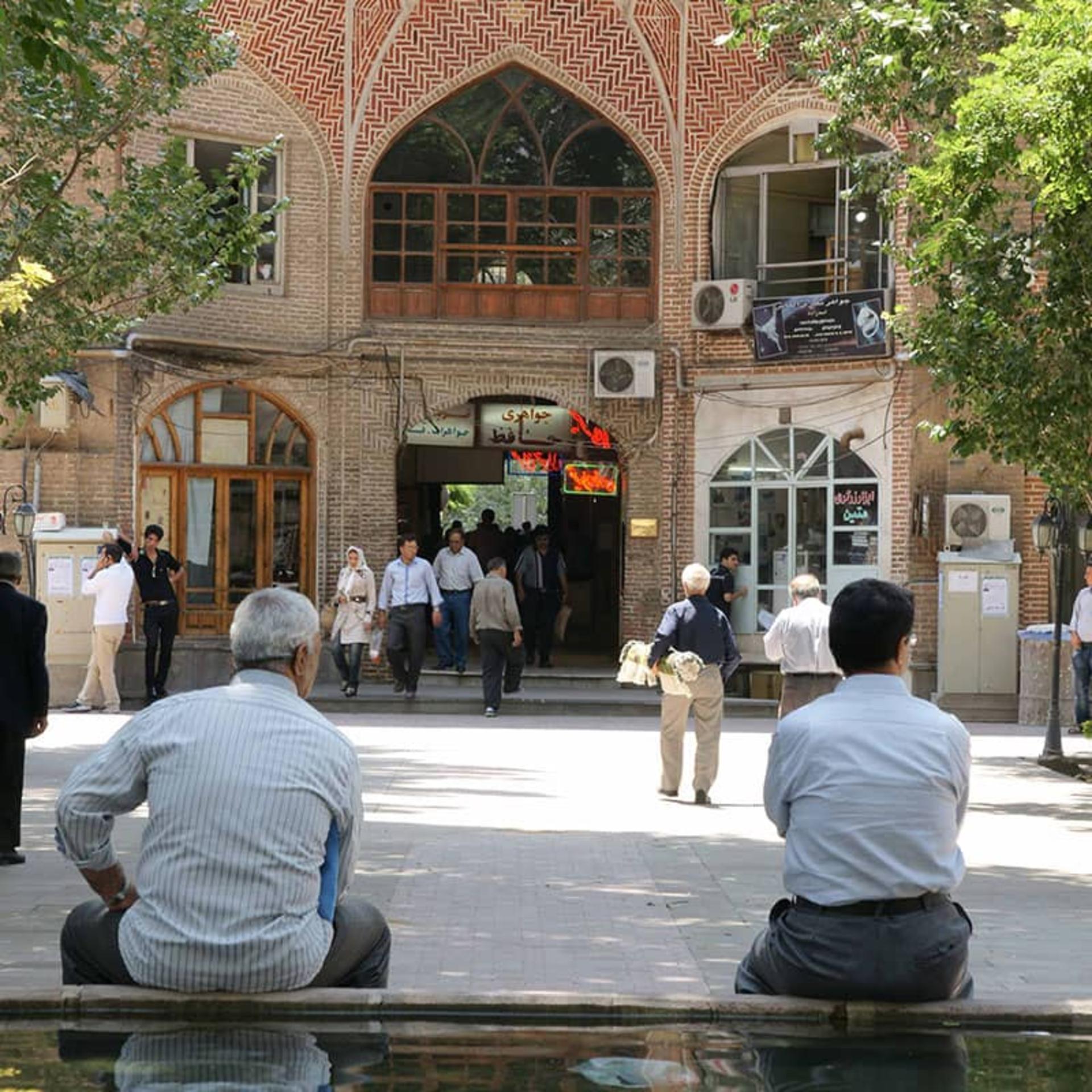 یکی از محوطه های بازار تبریز