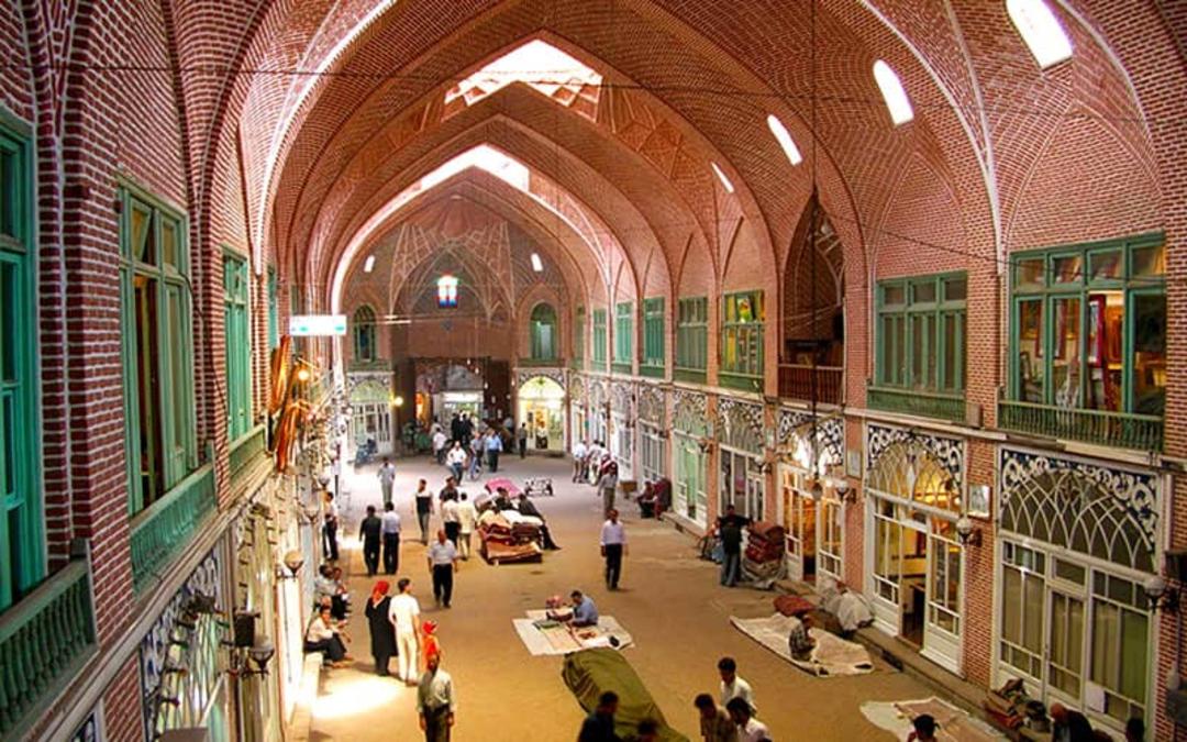 تردد مردم در بازار بزرگ تبریز