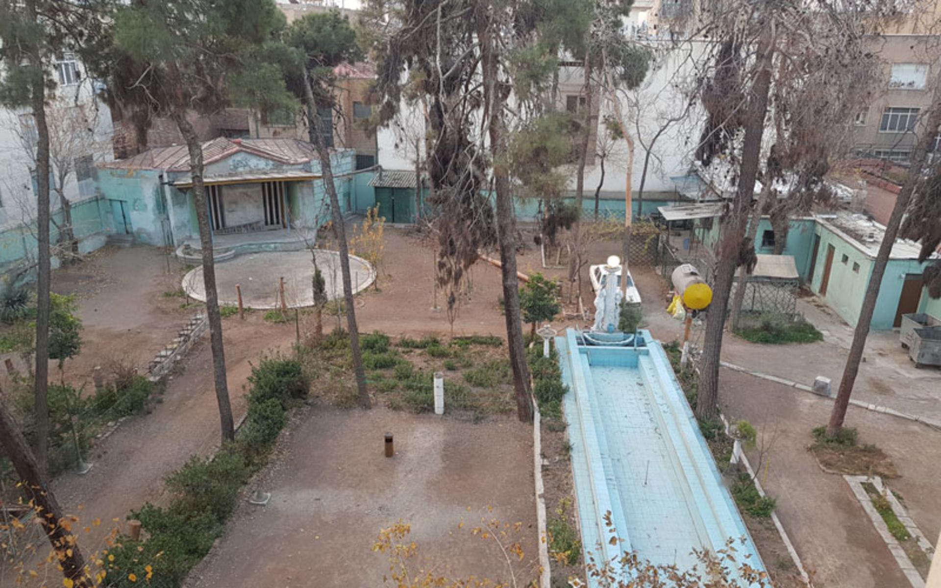 عکس هوایی از حیاط کافه نادری