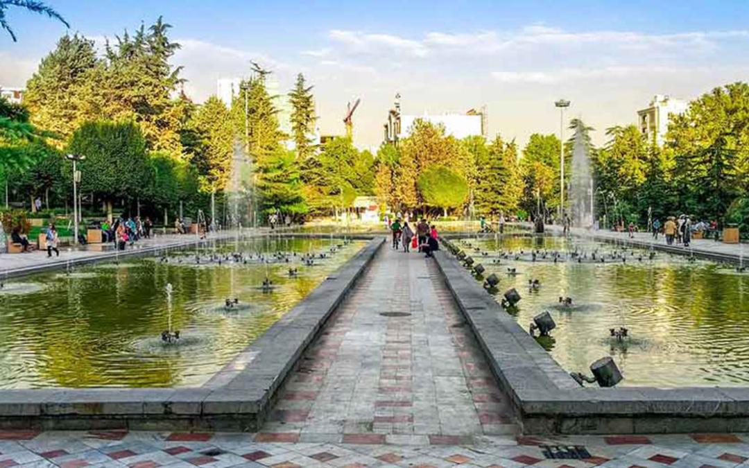 استخرهای موازی و آبنماهای پارک دانشجو