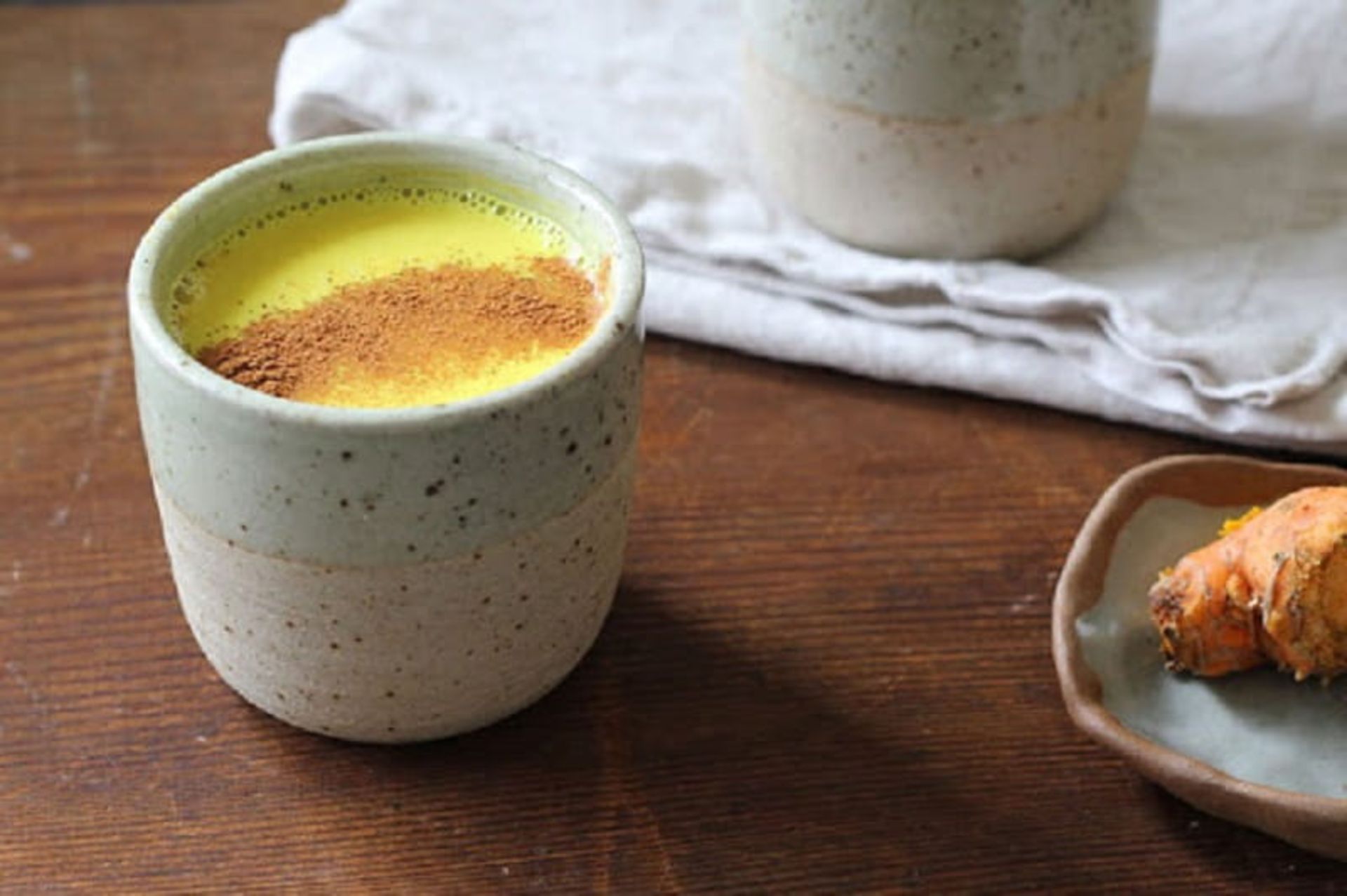 طرز تهیه شیر زردچوبه هندی
