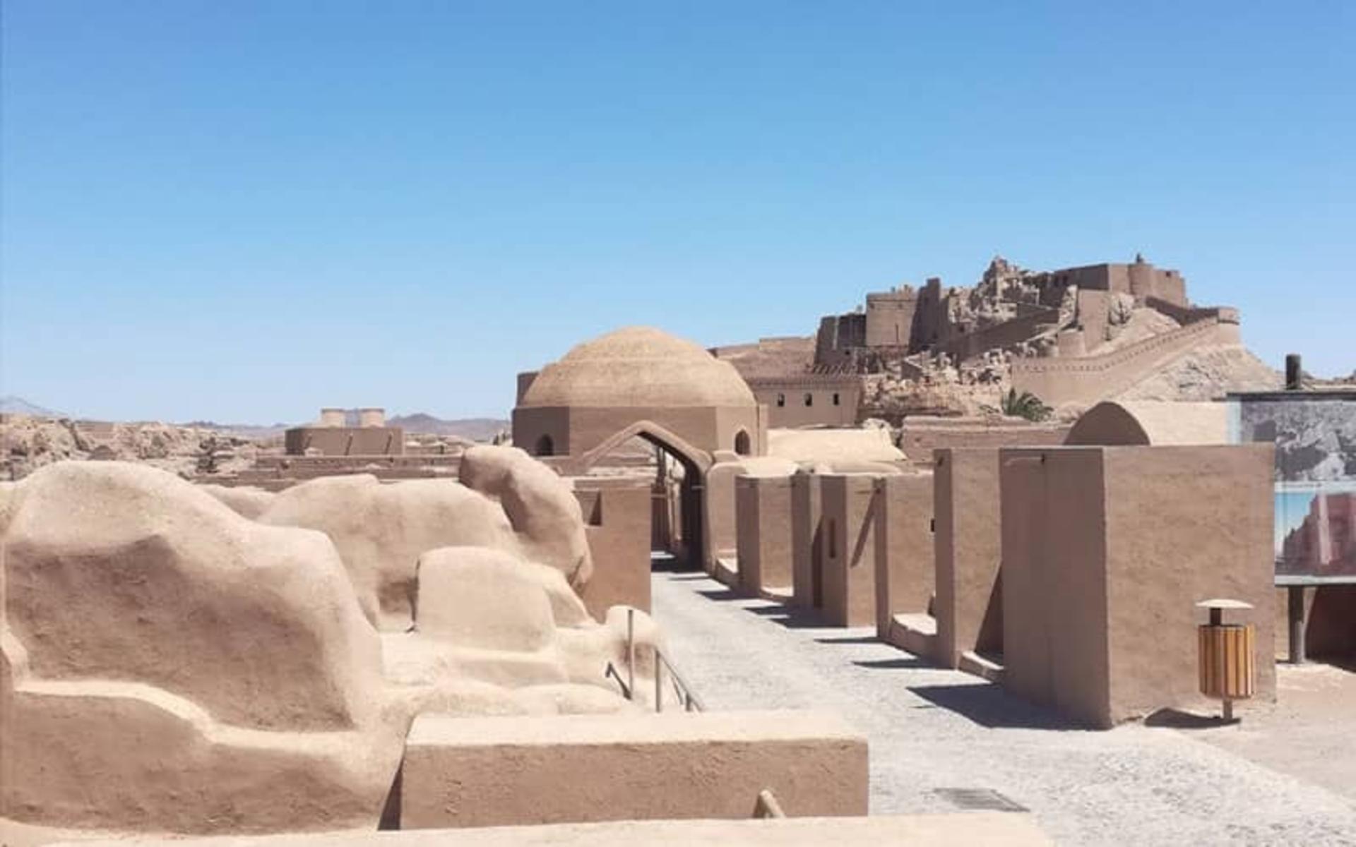 محوطه داخلی ارگ بم