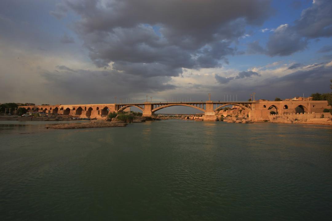 نمای دور پل ساسانی دزفول