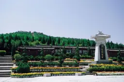 مقبره امپراتور کین