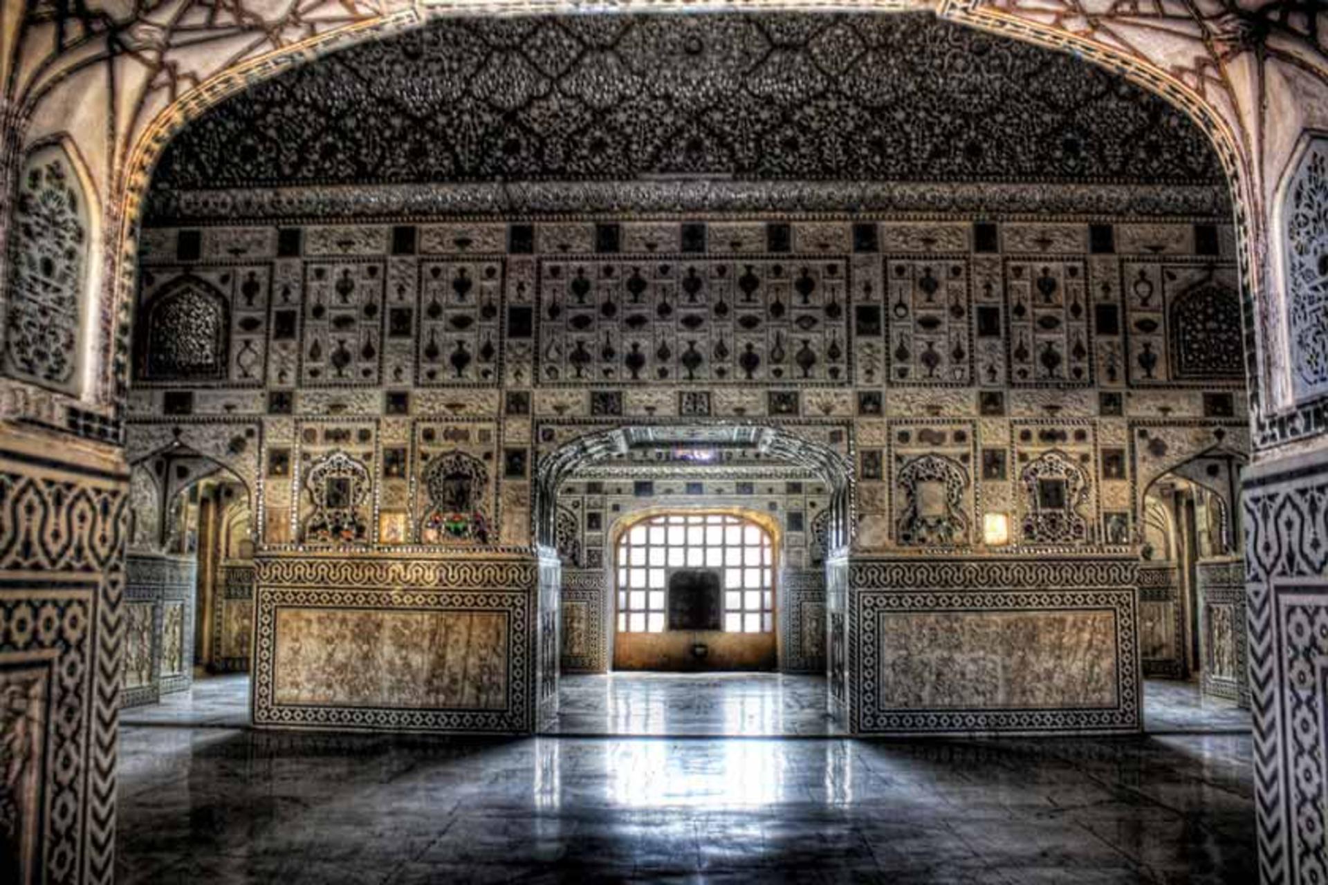 تالار آینه (شیش محل)