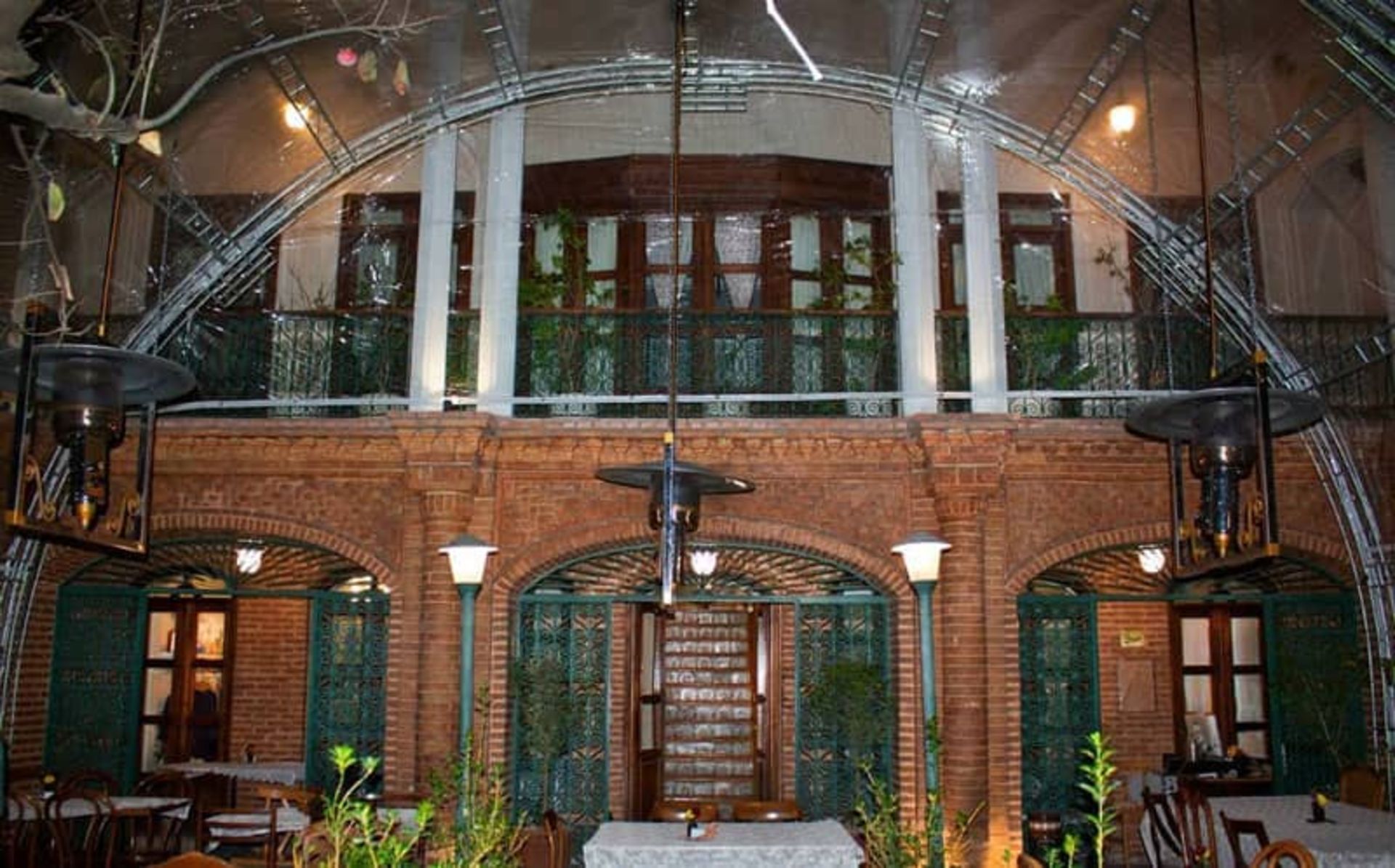 خانه زیبای فاموری