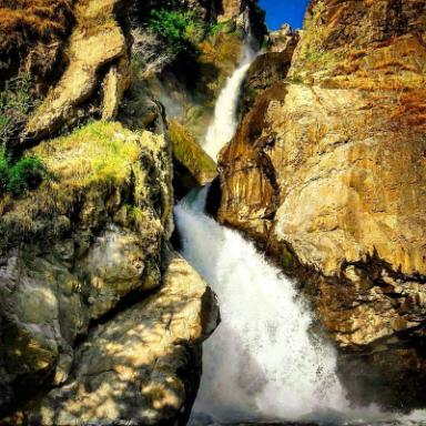 آبشار شلماش؛ جلوه‌ای کم‌نظیر از طبیعت بکر شمال‌غرب ایران