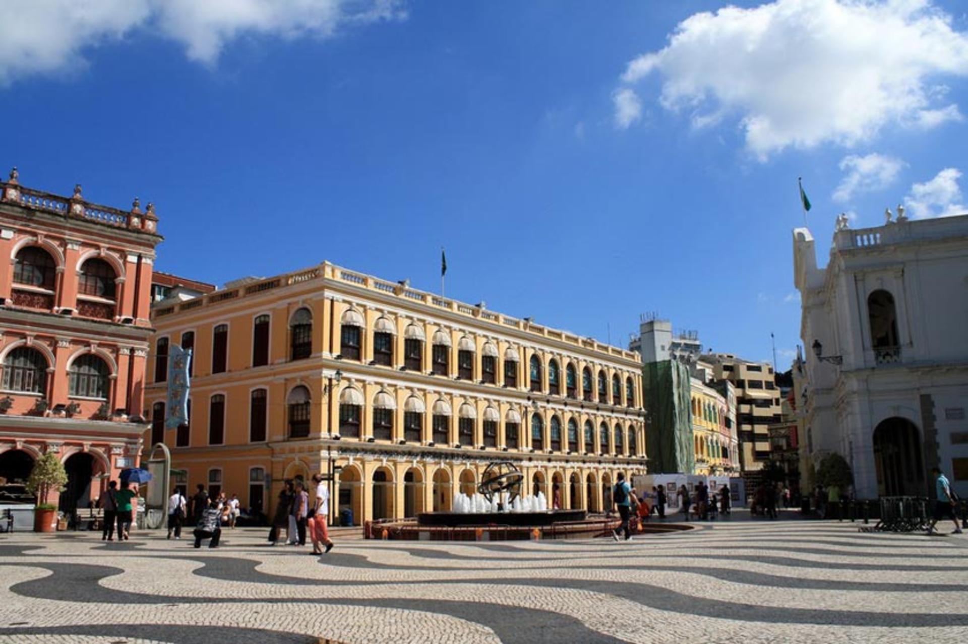 میدان سنادو