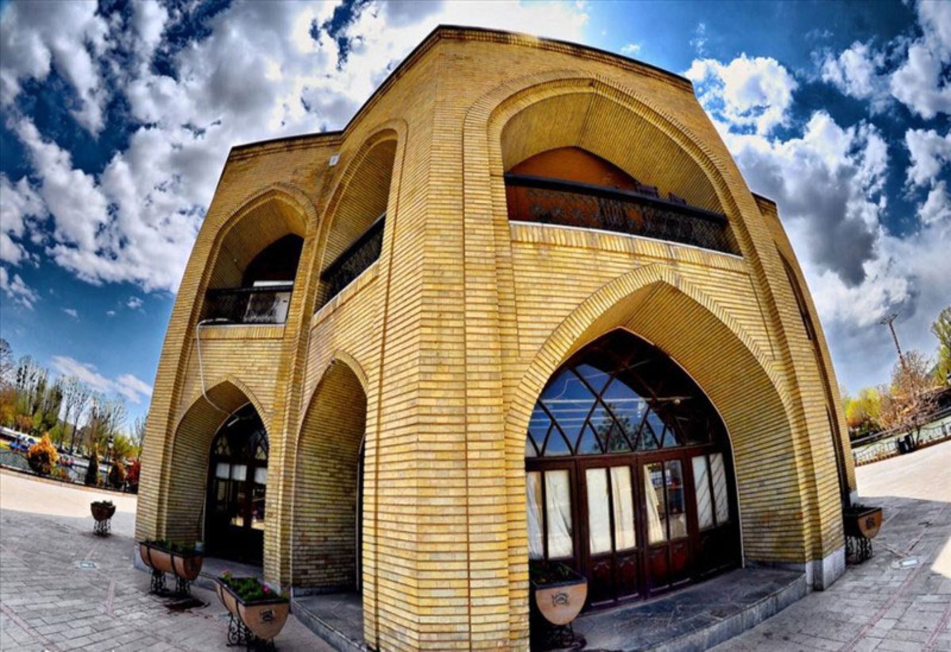 عمارت ائل گلی
