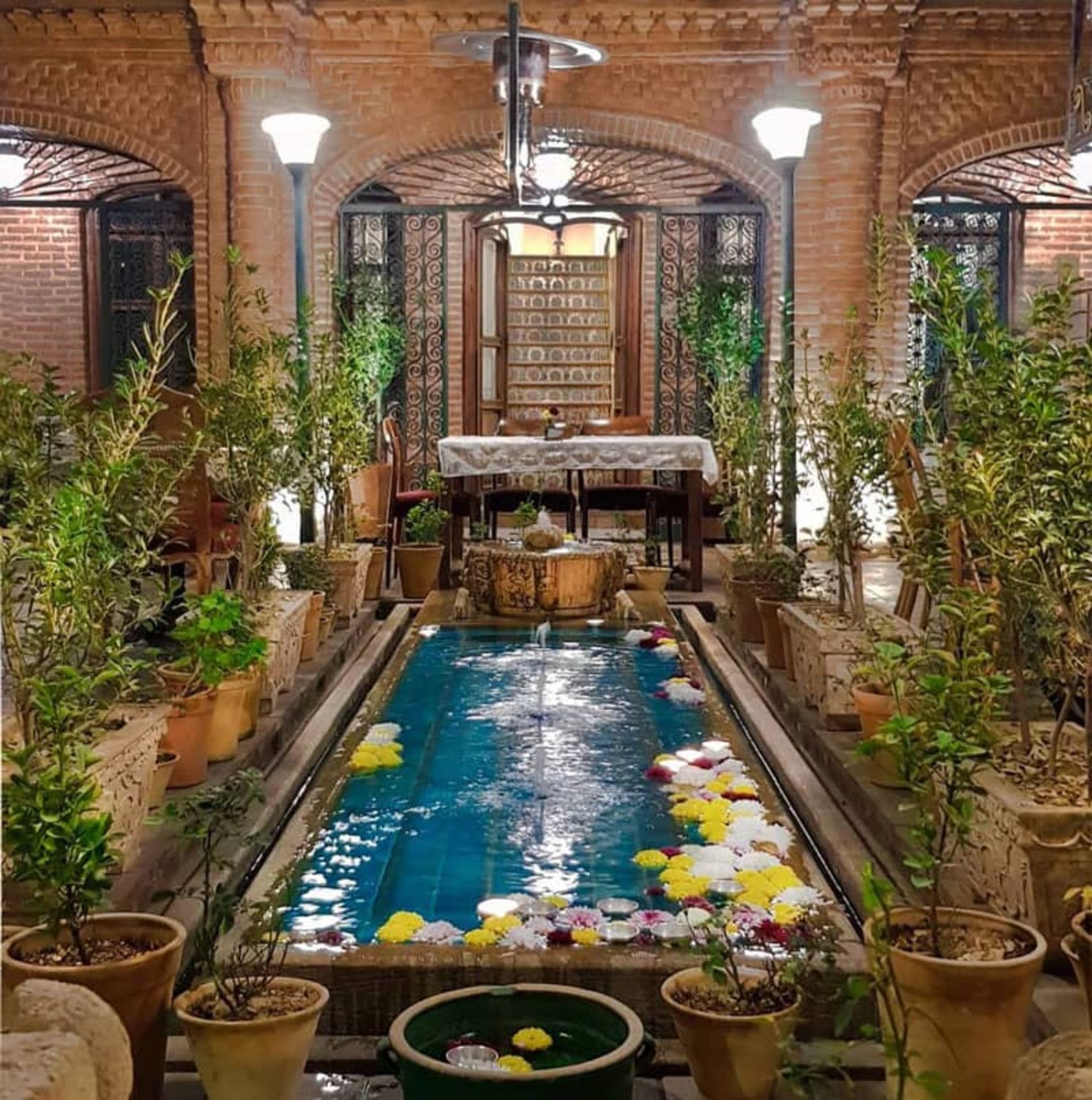 خانه زیبای فاموری