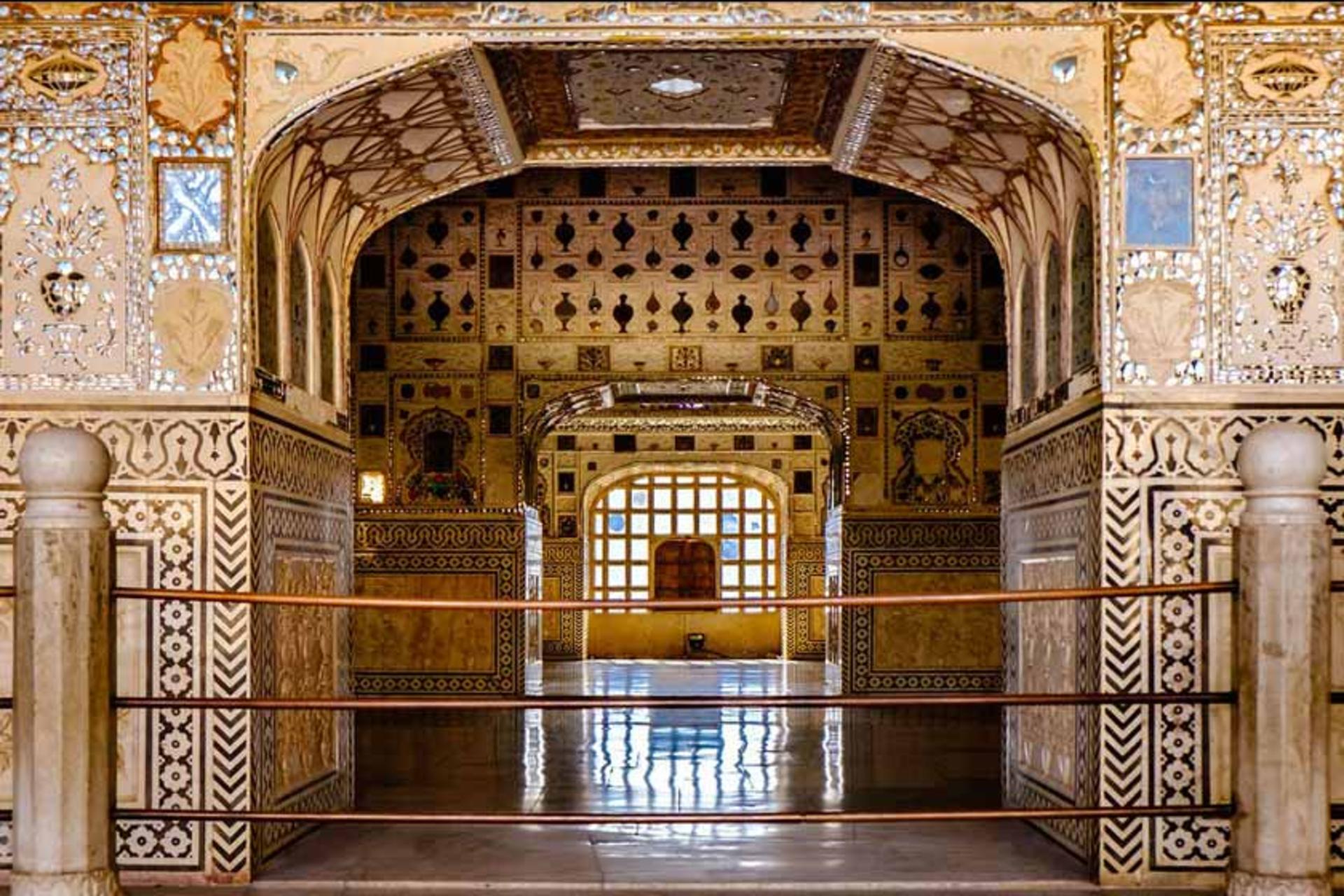 تالار آینه (شیش محل)
