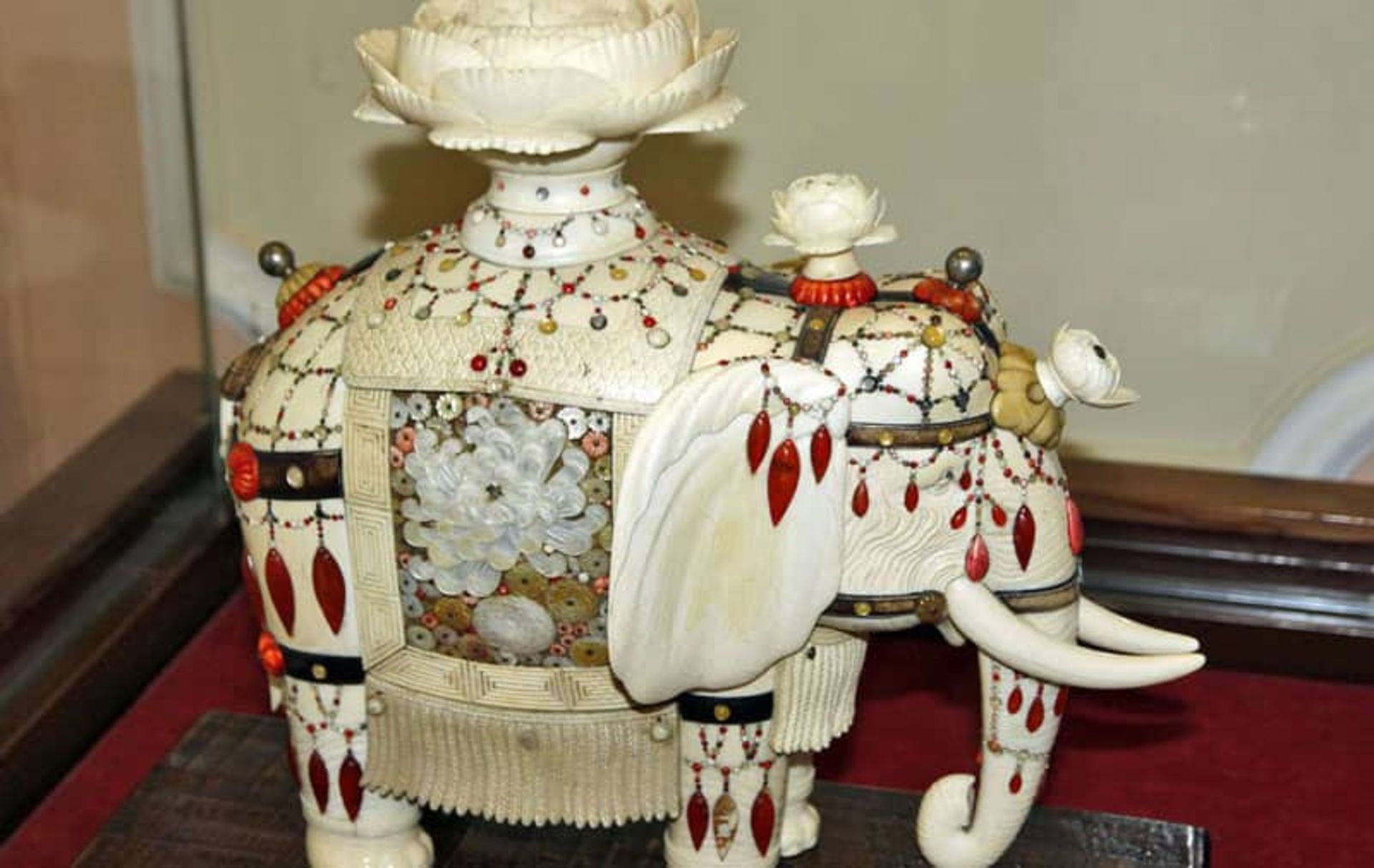 موزه عاج کاخ رامسر