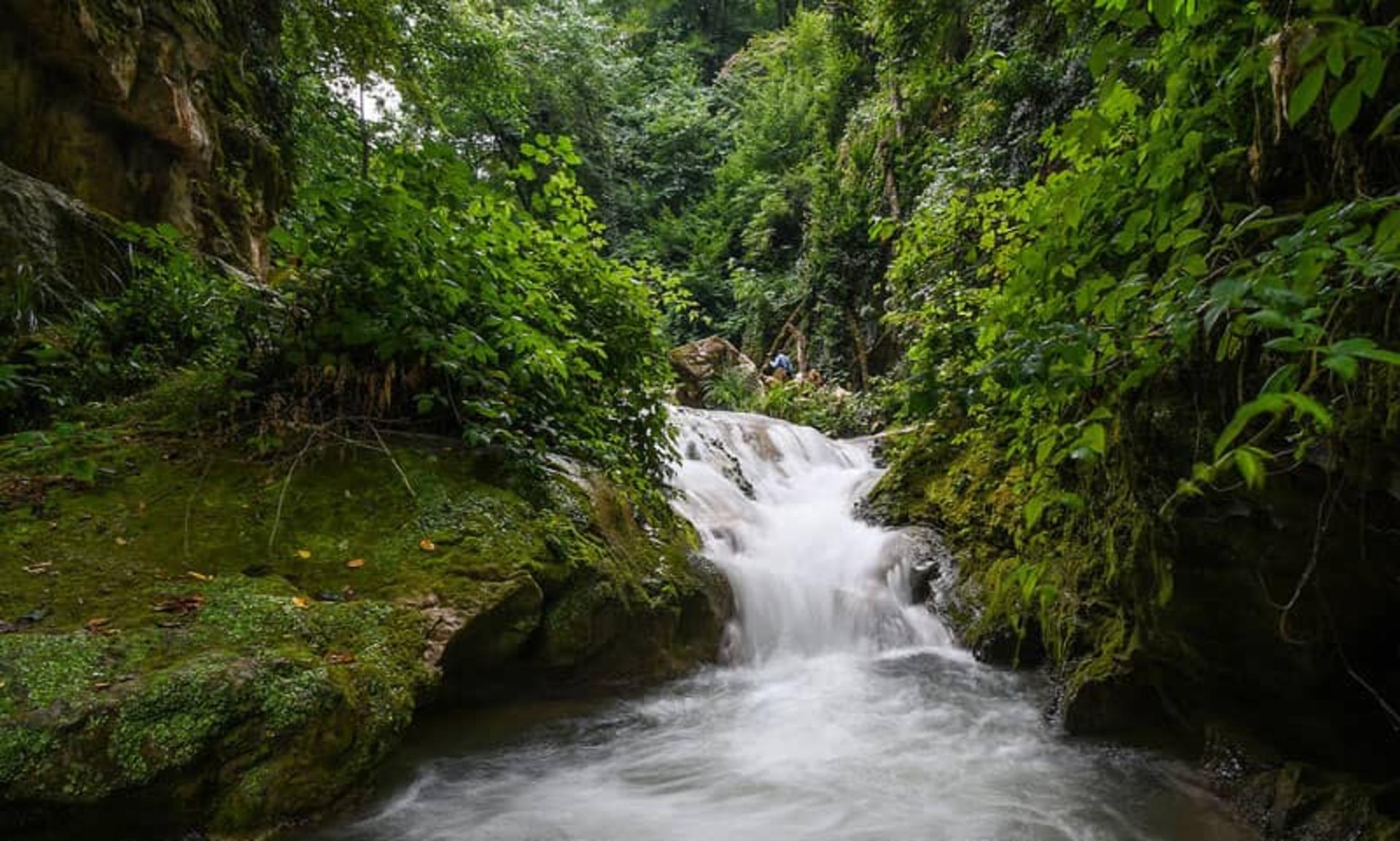 آبشار زیبای لوه