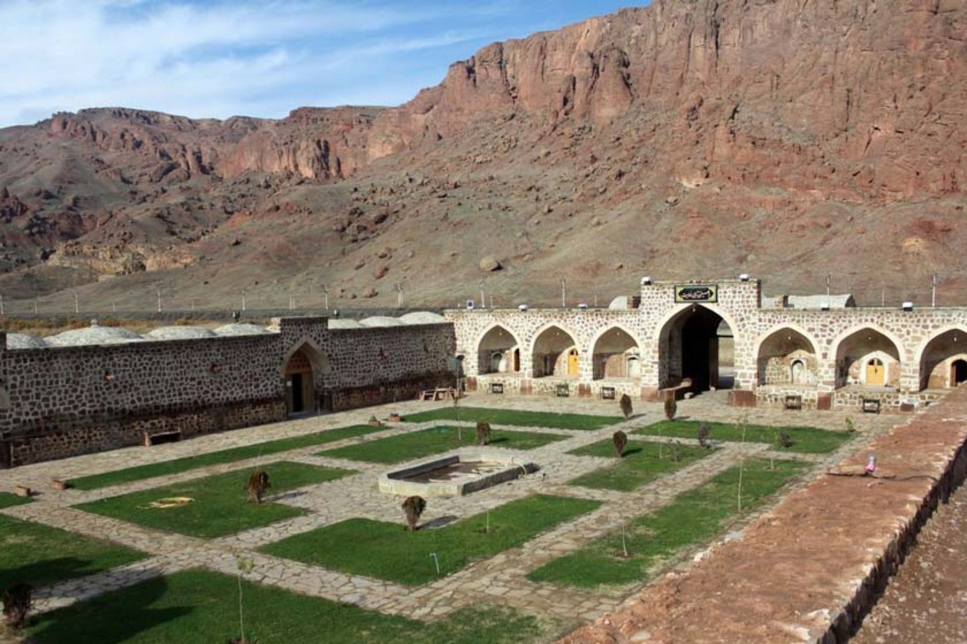 کاروانسرای خواجه نظر