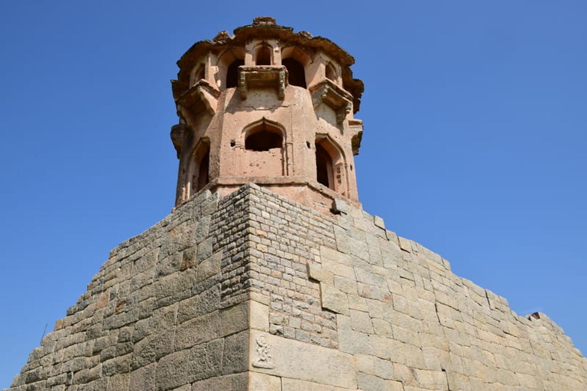 برج نگهبانی در هامپی؛ هند
