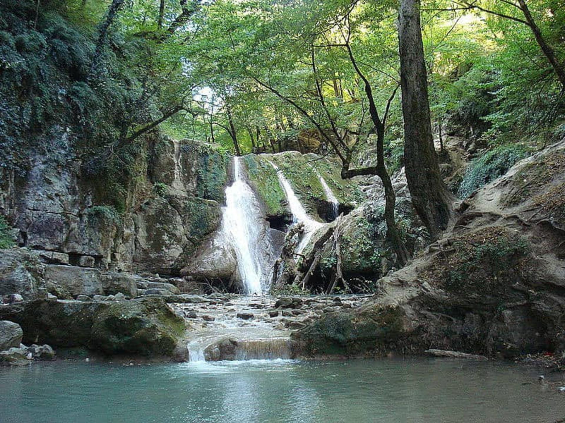 آبشار زیبای لوه