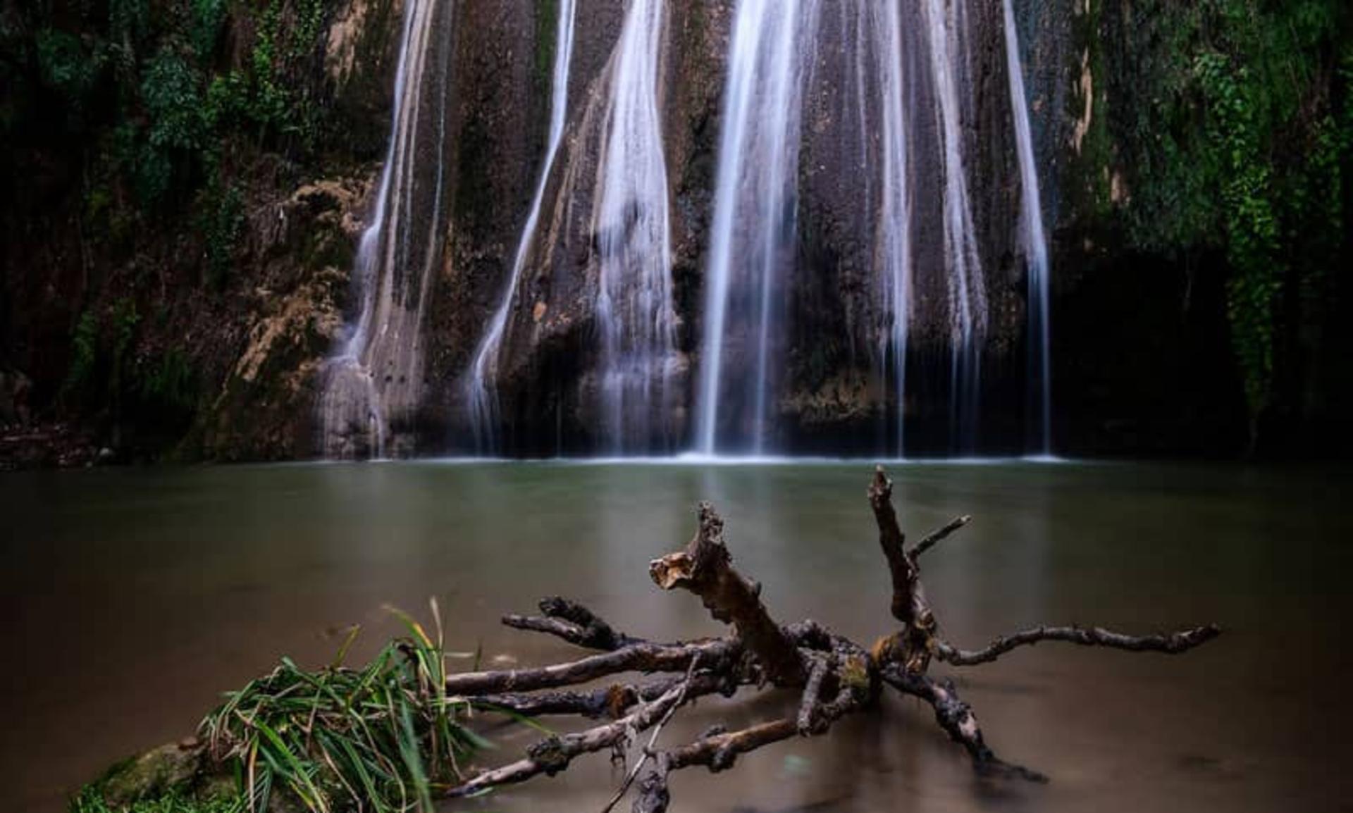 آبشار زیبای لوه