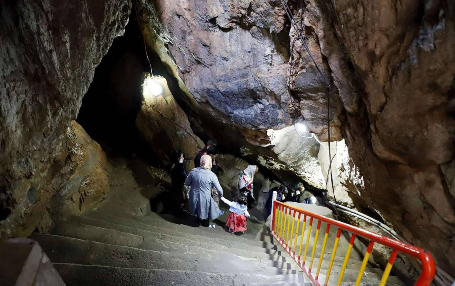 غار تماشایی سهولان