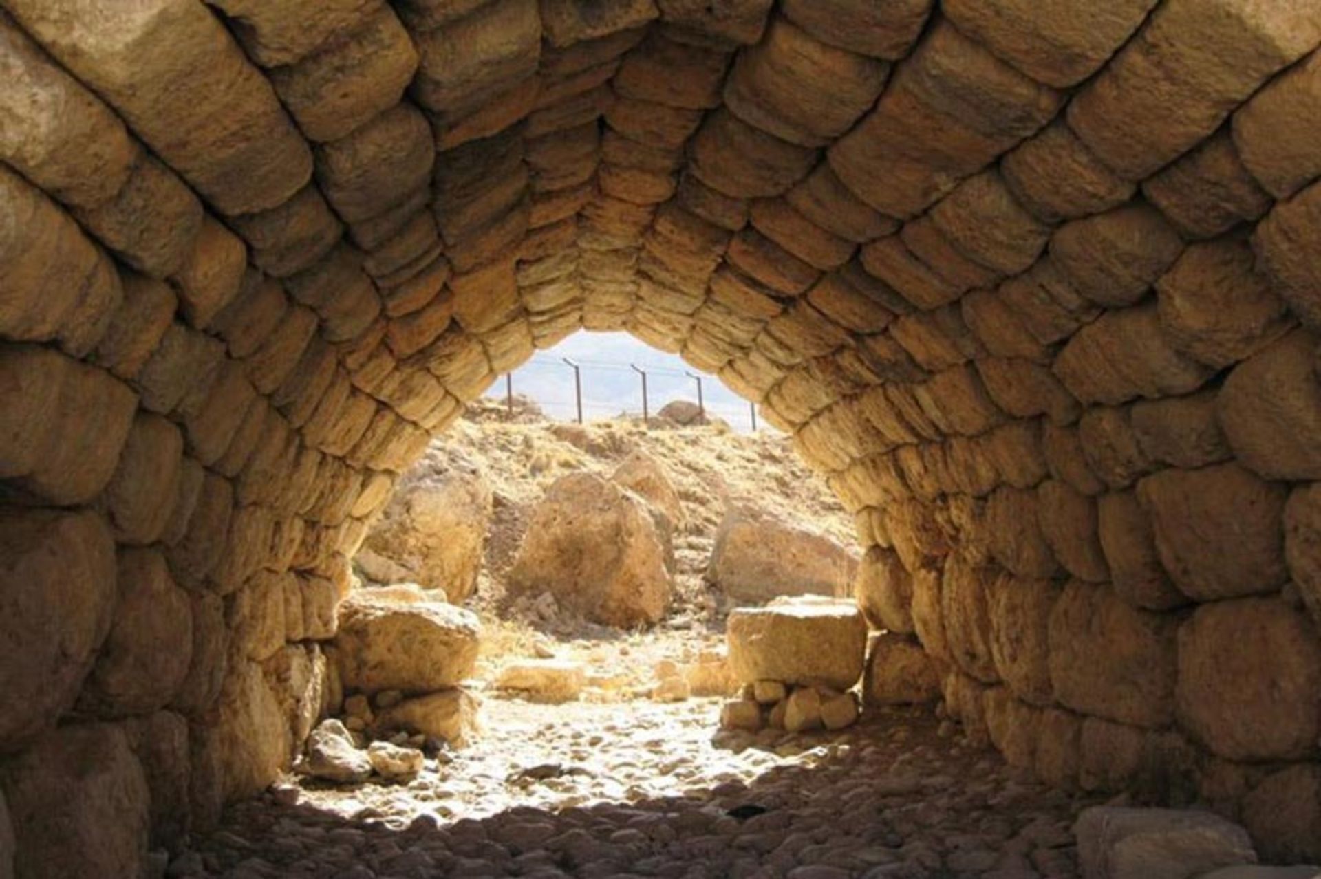 طاق سنگی خان اوی