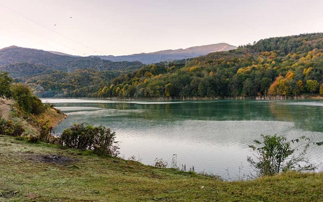 حاشیه دریاچه سد لفور مازندران