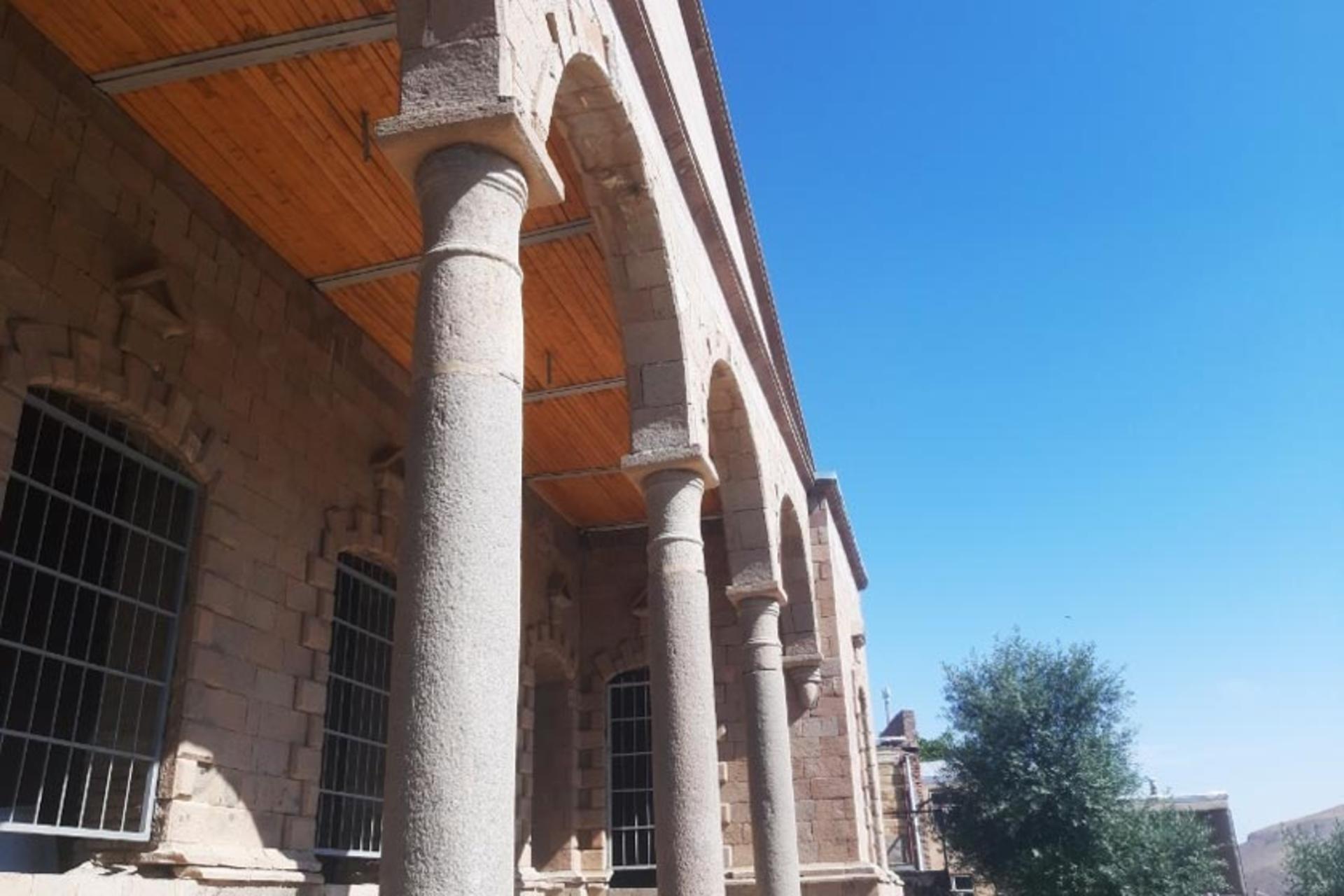 عمارت سنگی لیقوان (داش عمارت)