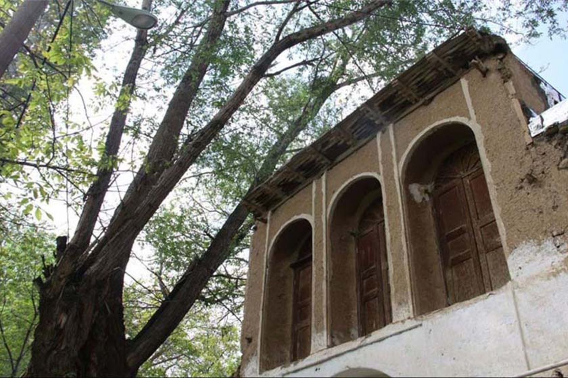 قلعه تاریخی جونقان (کاخ سردار اسعد بختیاری)