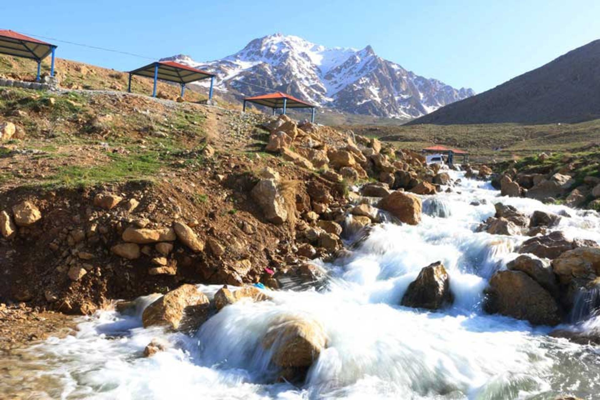 گردشگاه چشمه ‌زنه هفشجان