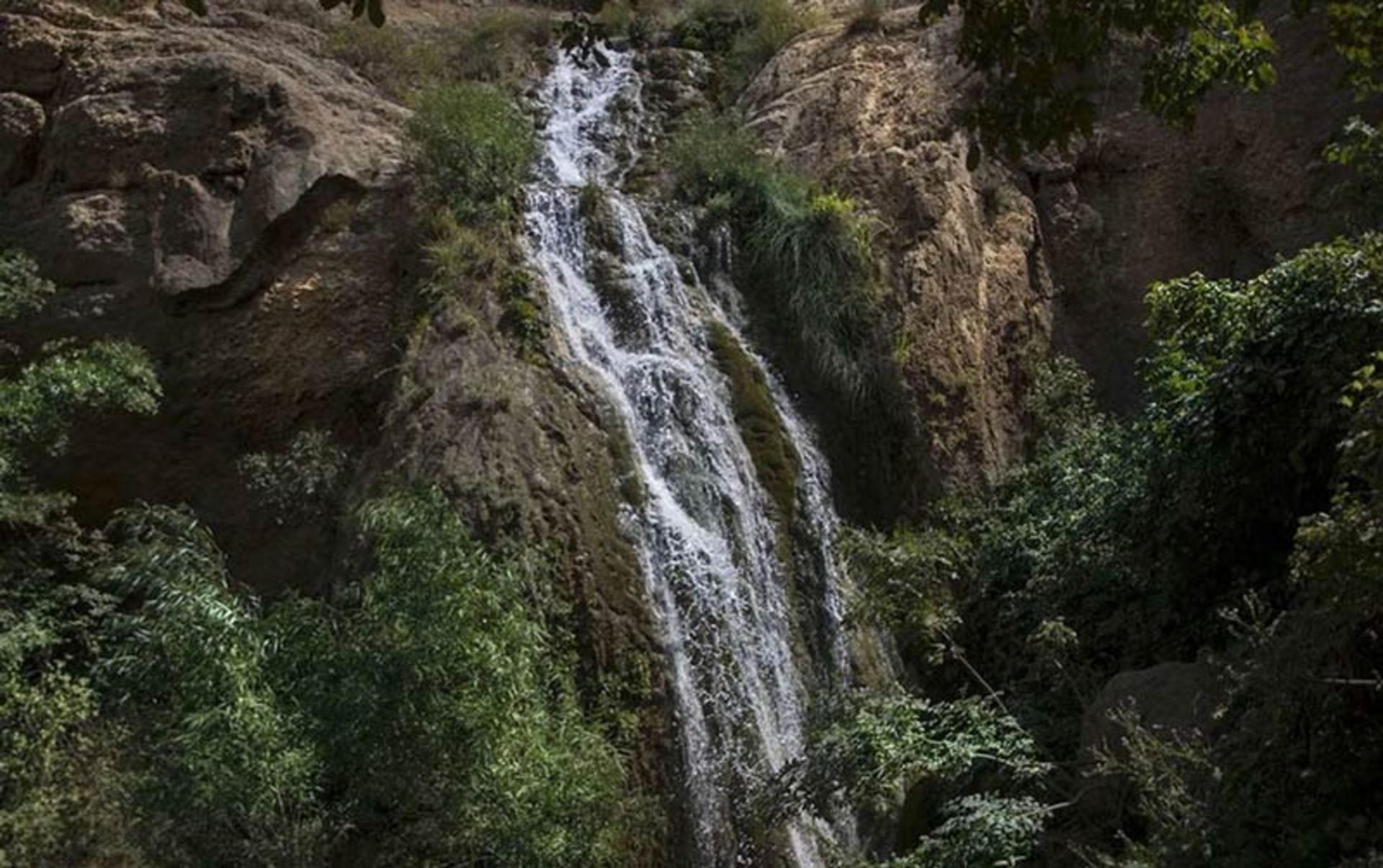  آبشار گرمه