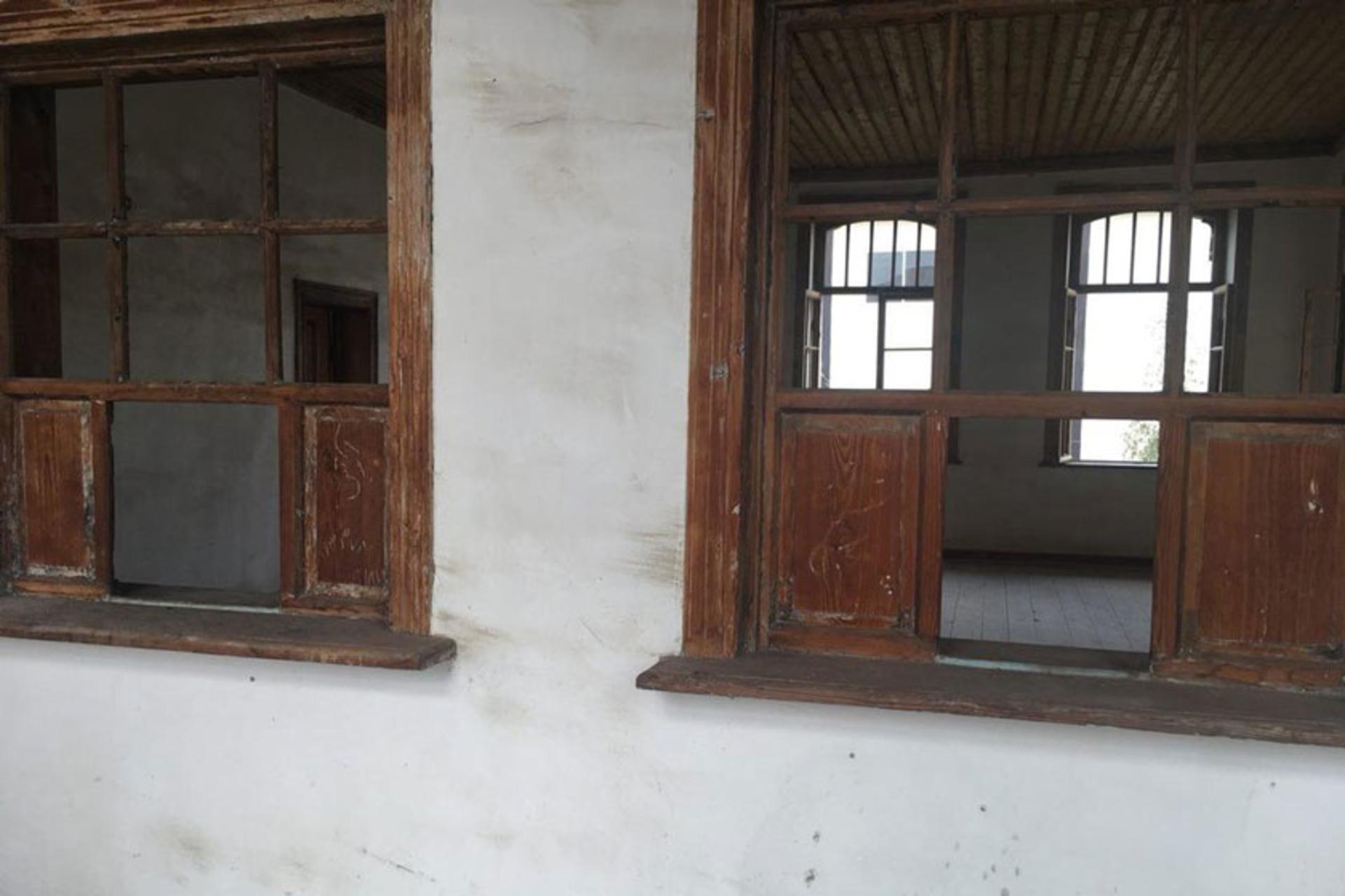 ساختمان گمرک بندر گز