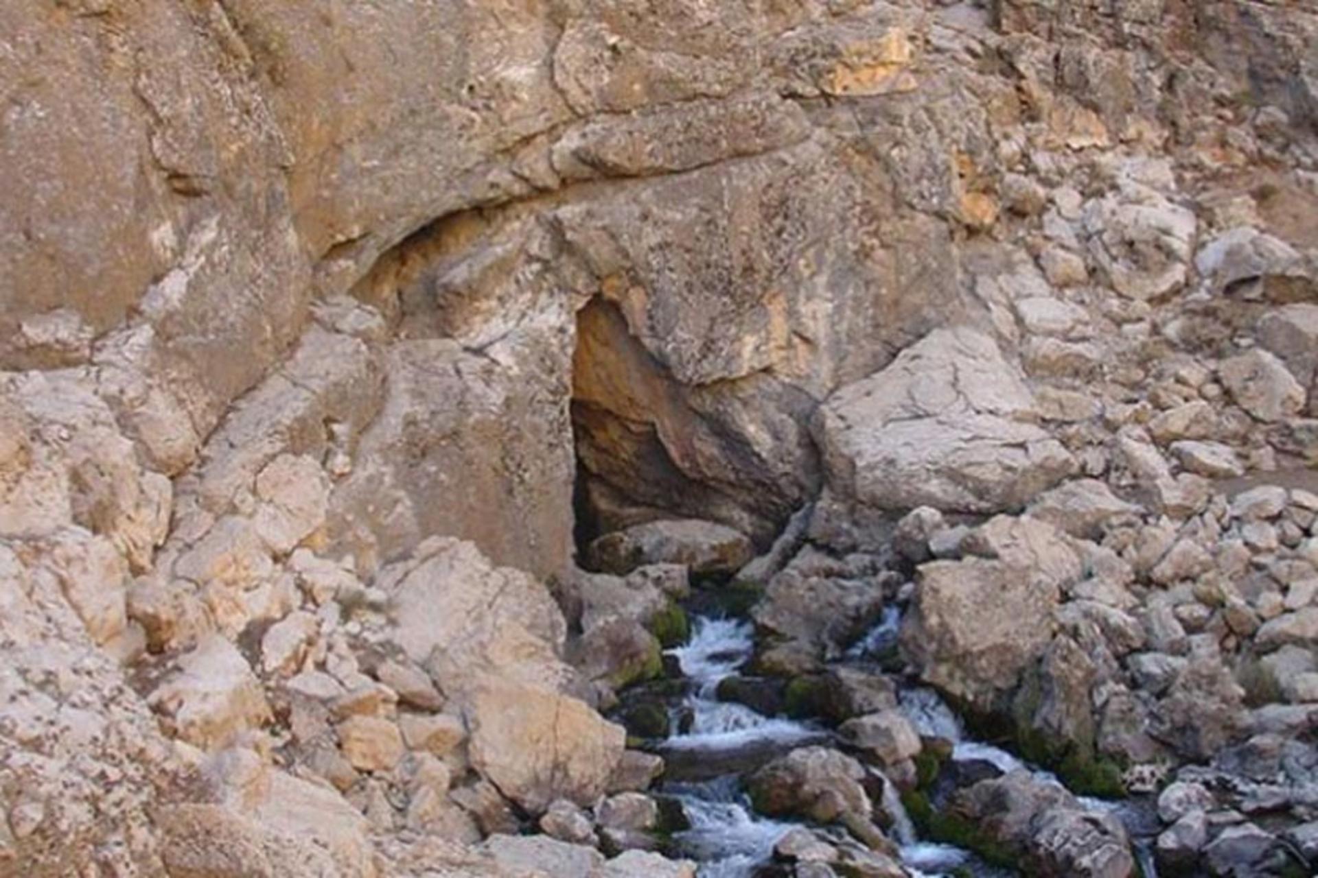 غار سراب امیدآباد