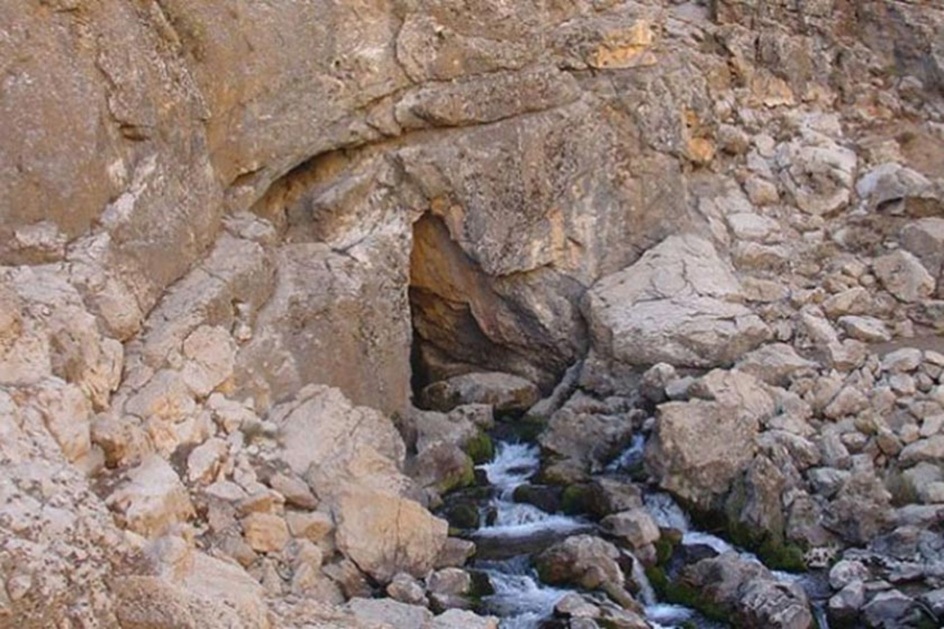 غار سراب امیدآباد