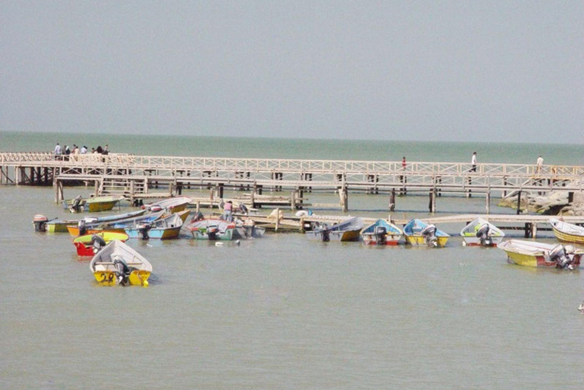 اسکله بندر گز