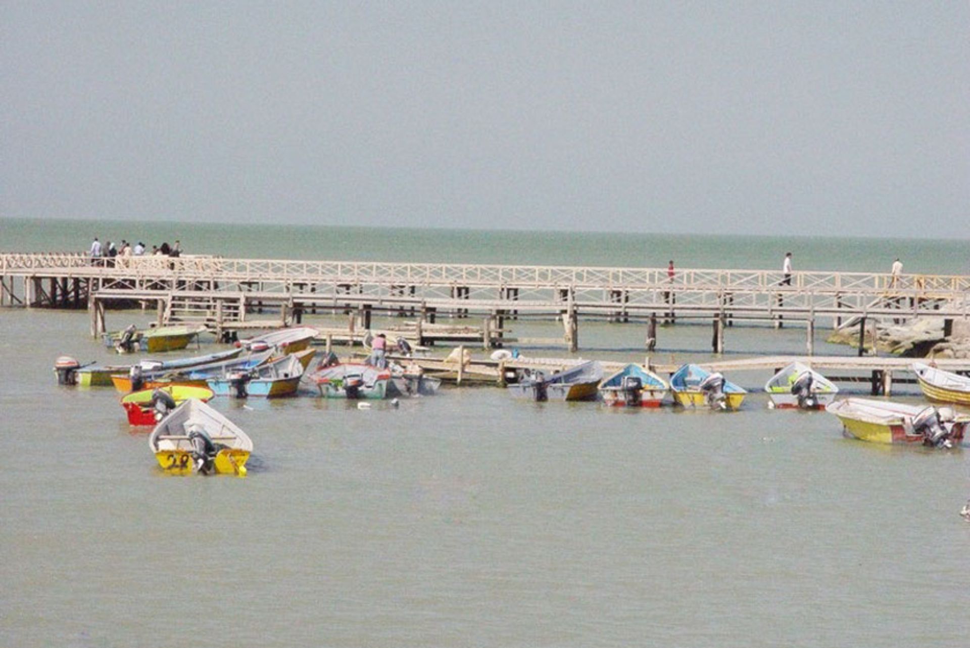 اسکله بندر گز