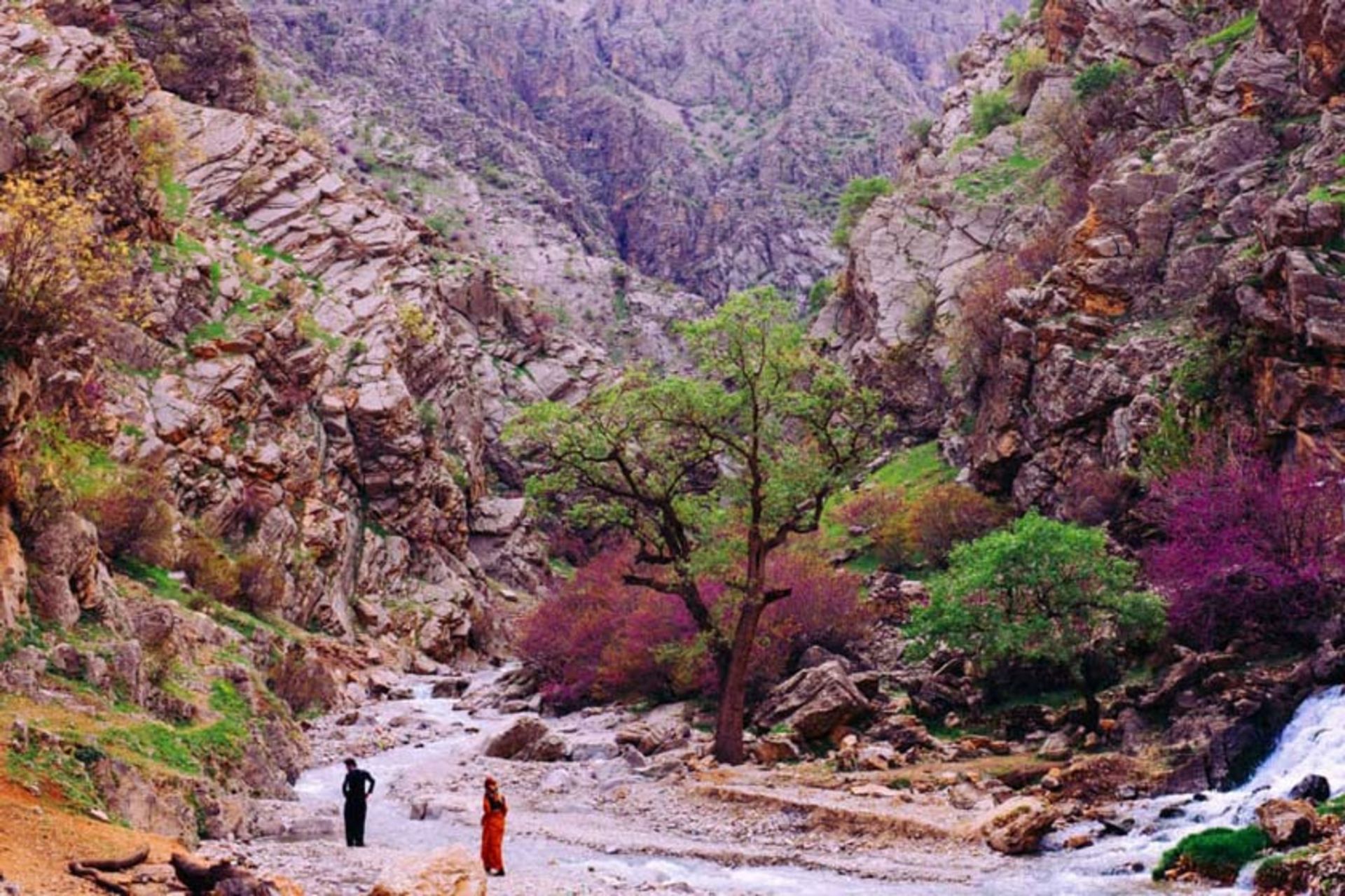 بهترین زمان سفر به کردستان