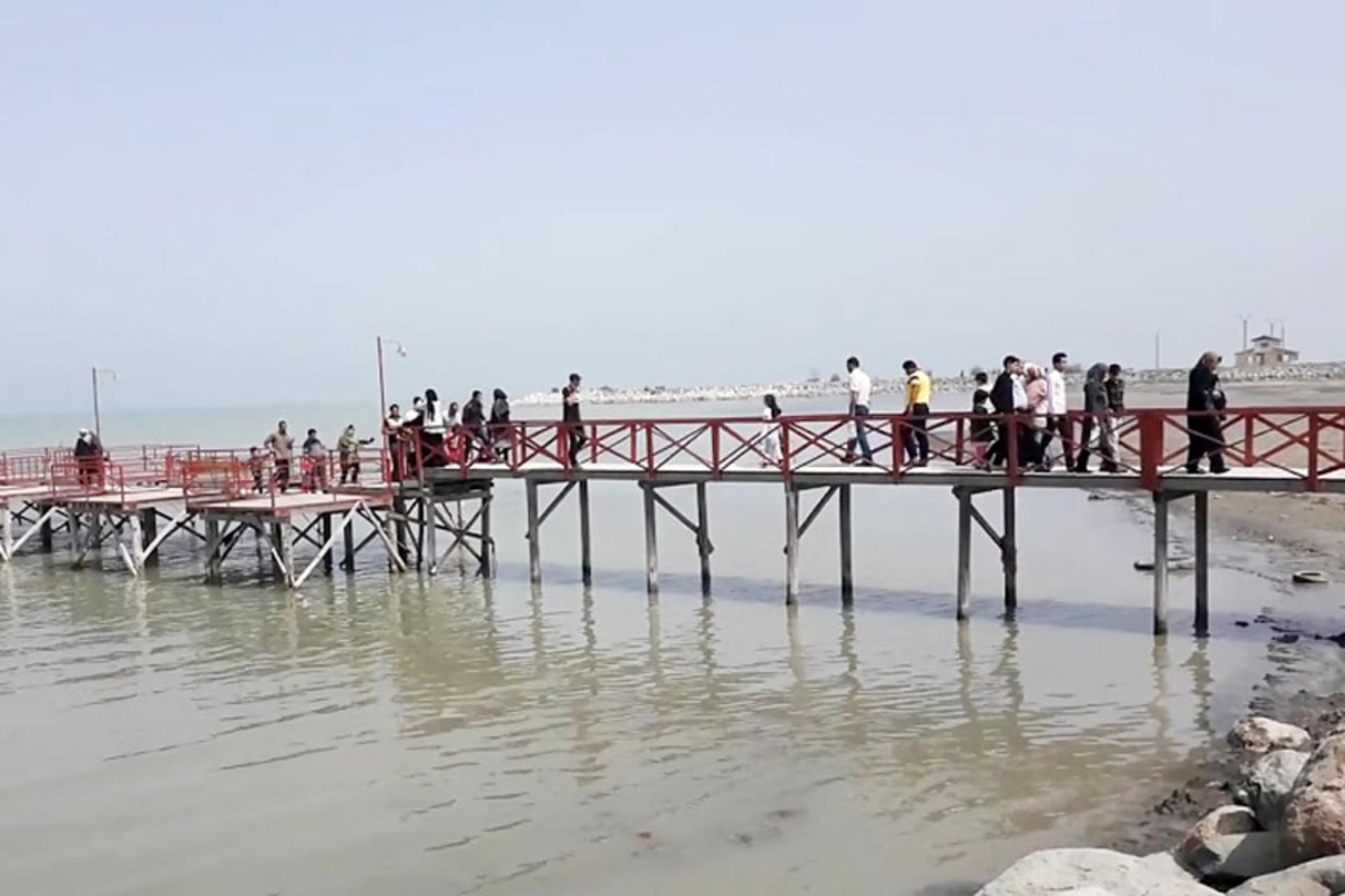 اسکله بندر گز