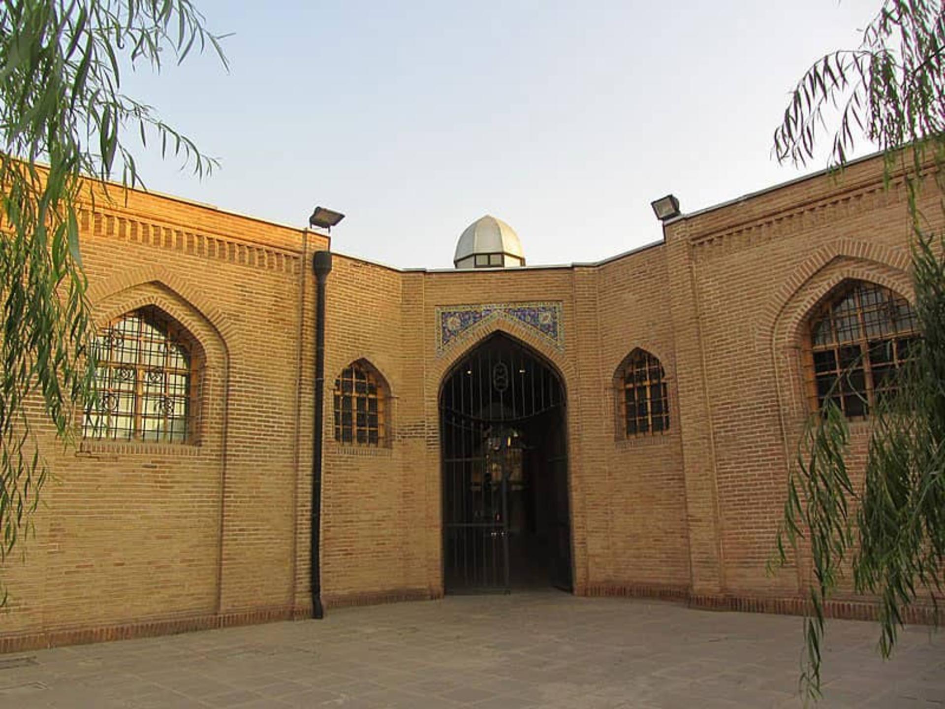 بنایی در باغ موزه قصر