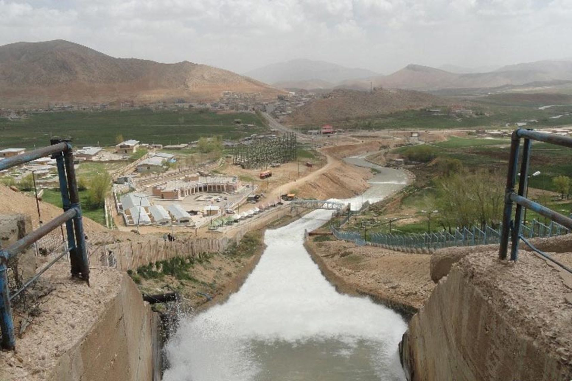 آبشار تونل کوهرنگ