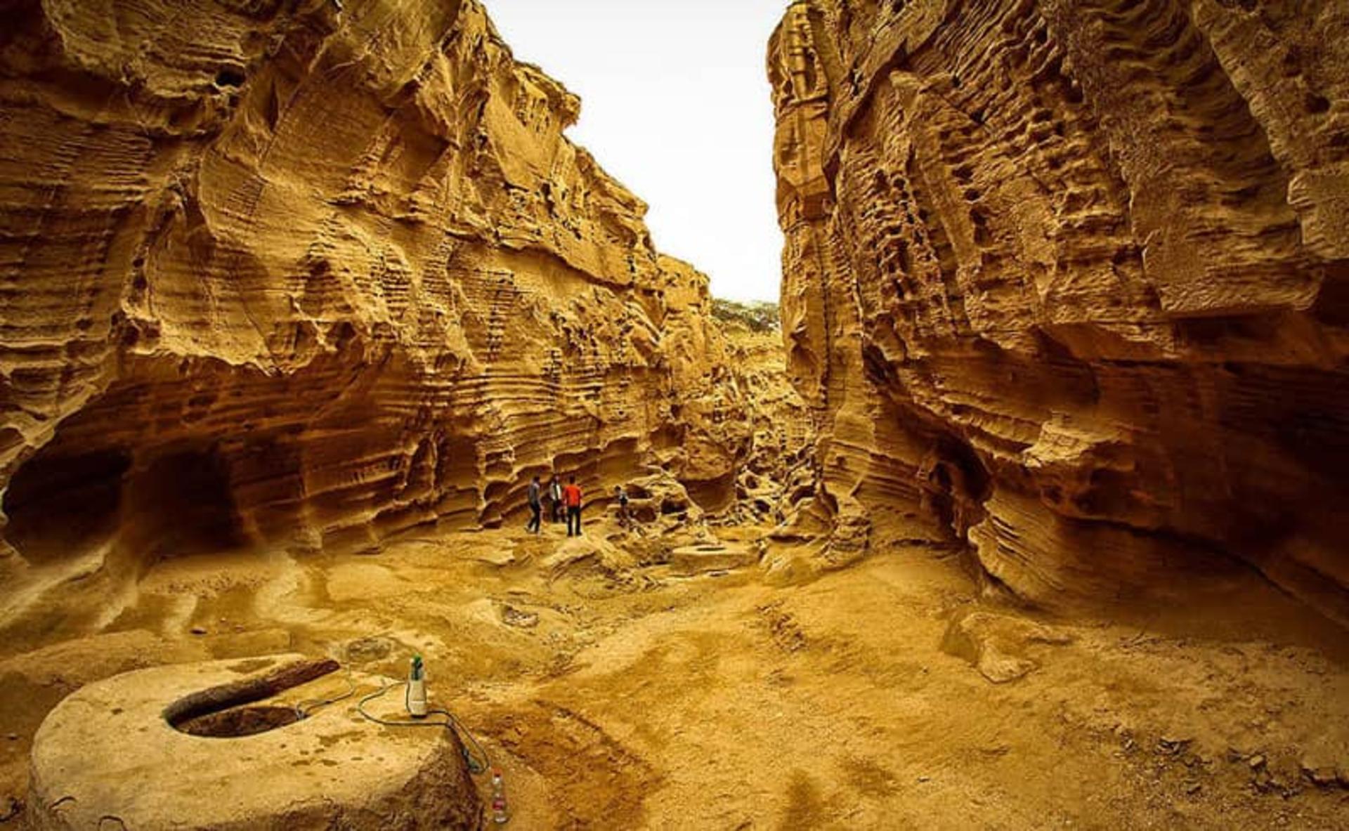 تنگه چاهکوه