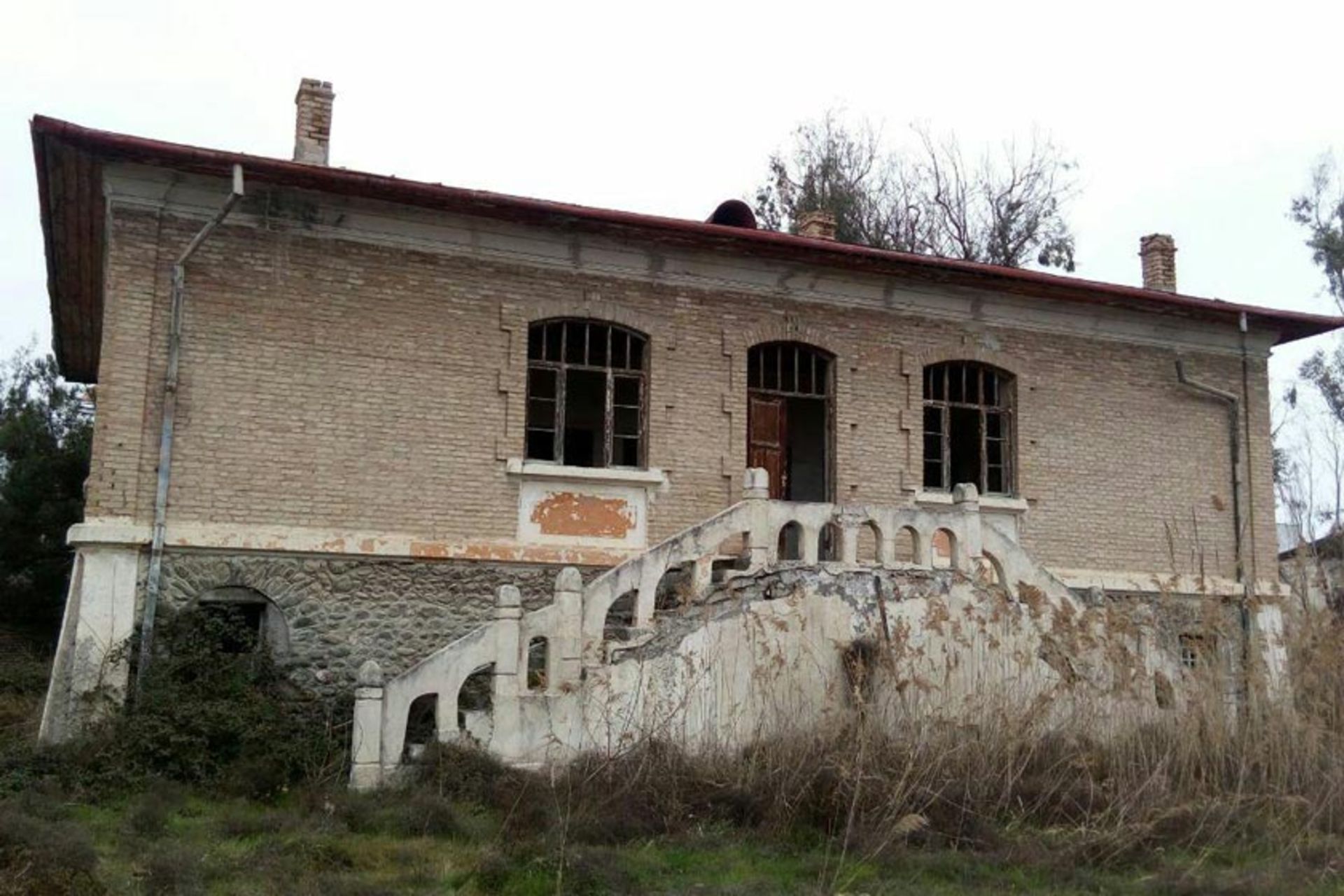 ساختمان گمرک بندر گز