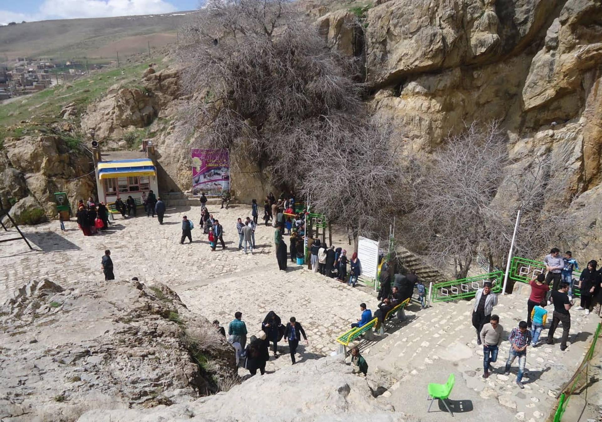 غار تماشایی سهولان
