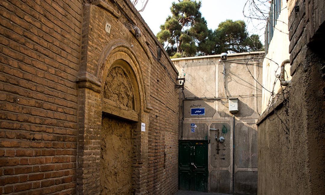 خانه های قدیمی در کوچه های محله عودلاجان