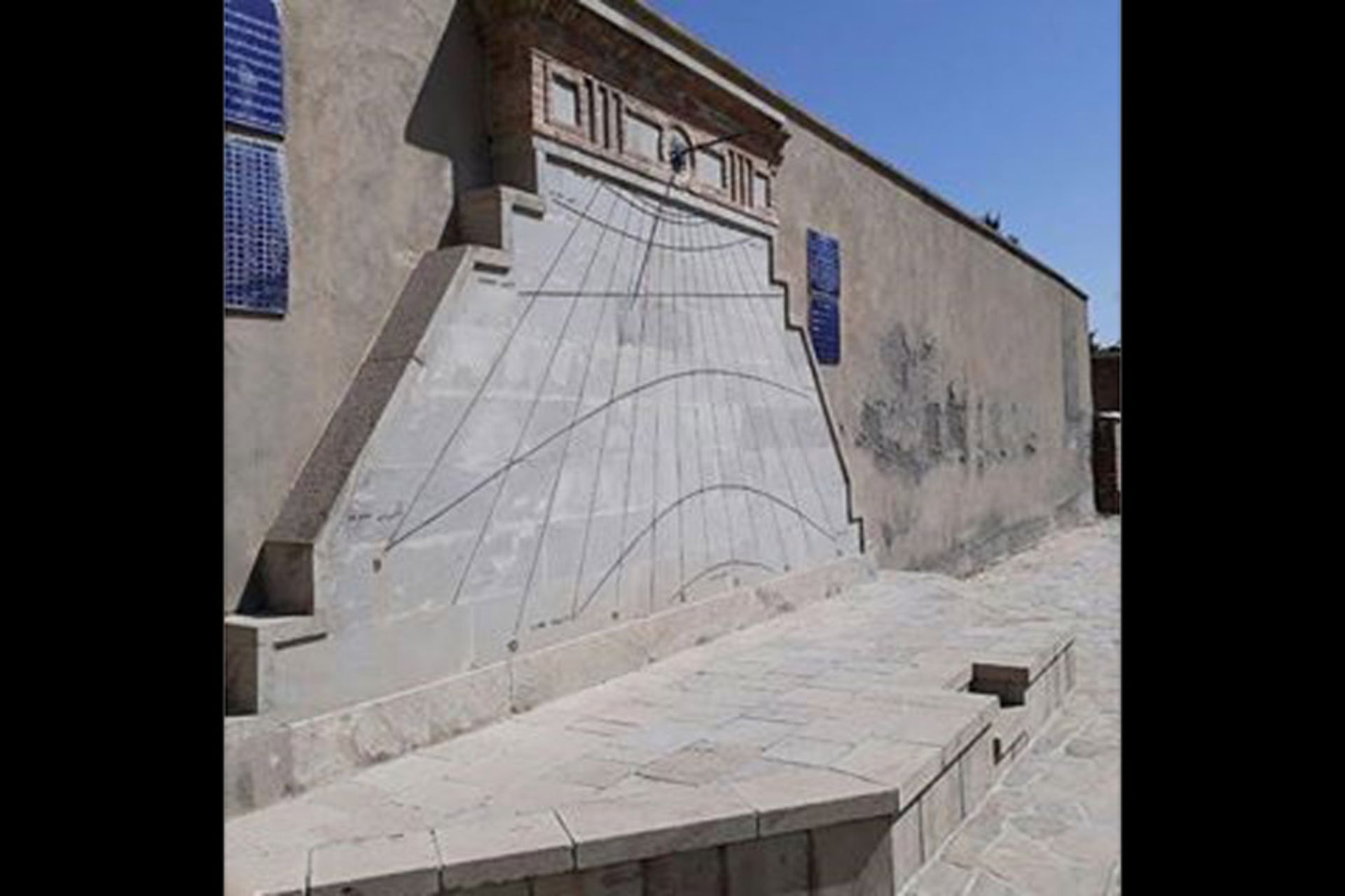 ساعت آفتابی مراغه