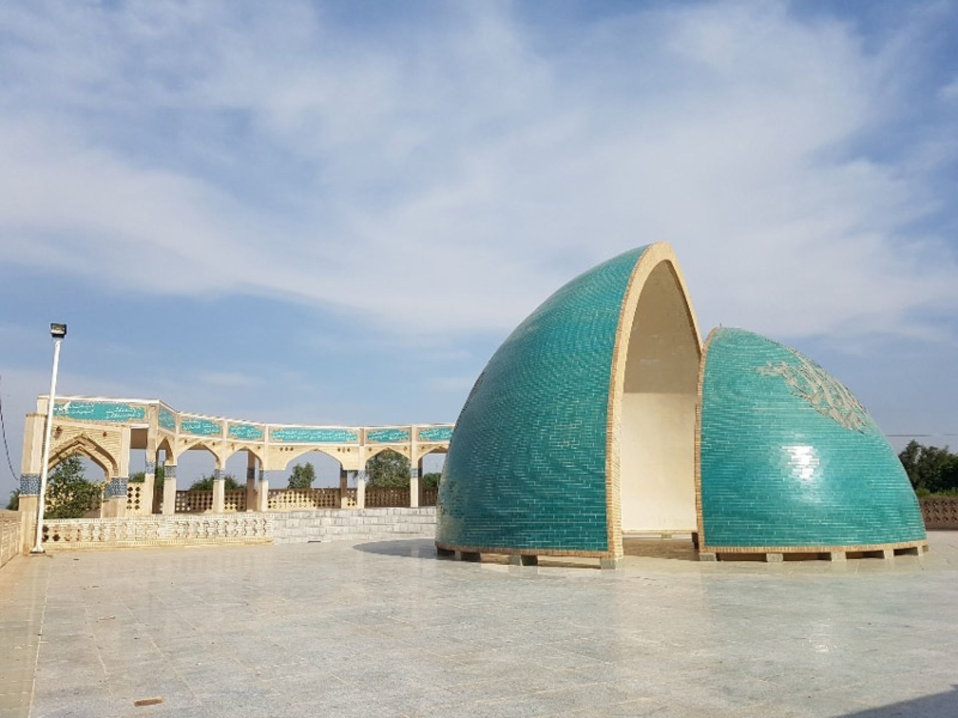 آرامگاه قیصر امین‌پور