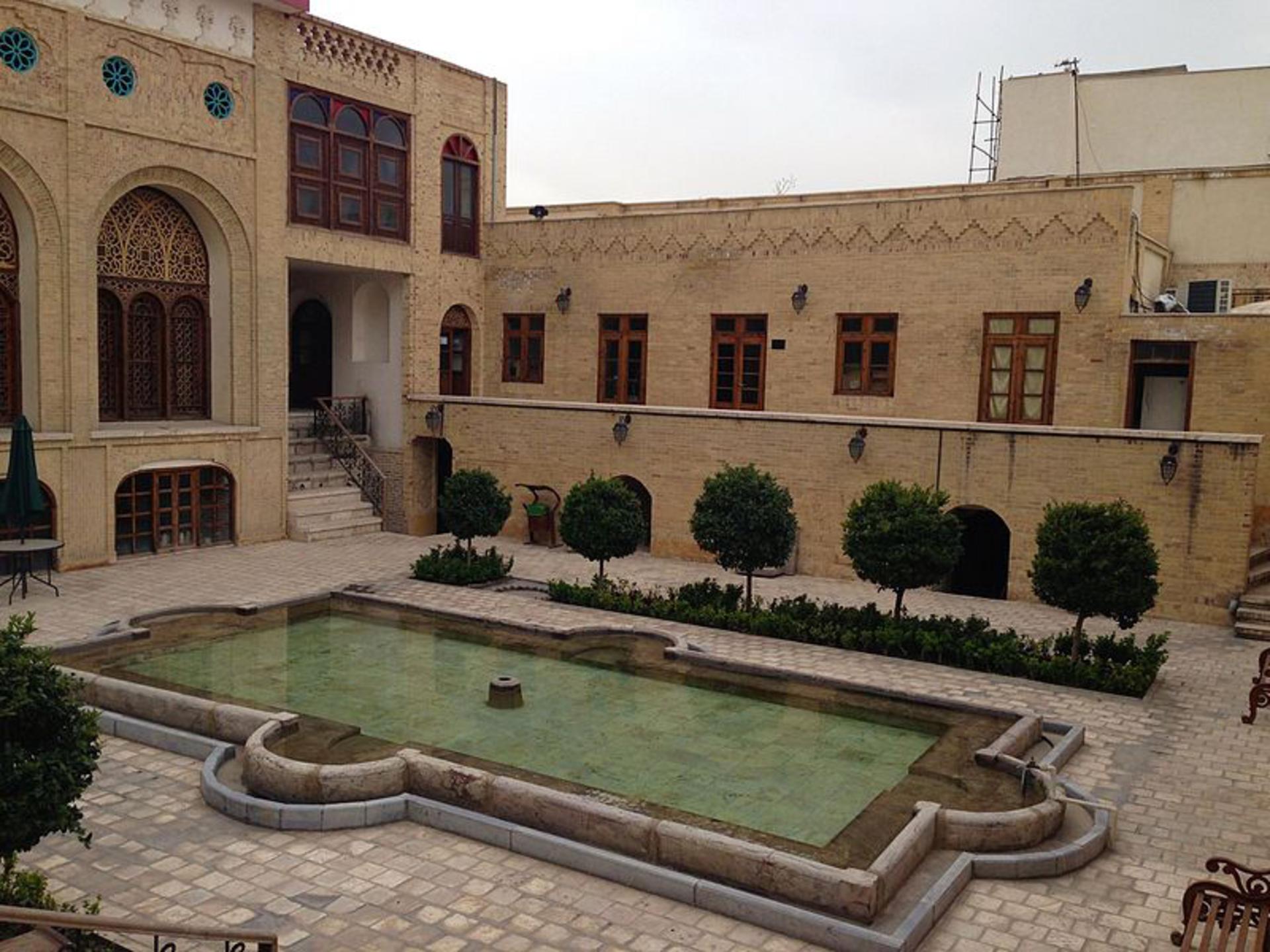 خانه موزه تهران قدیم در عمارت کاظمی عودلاجان