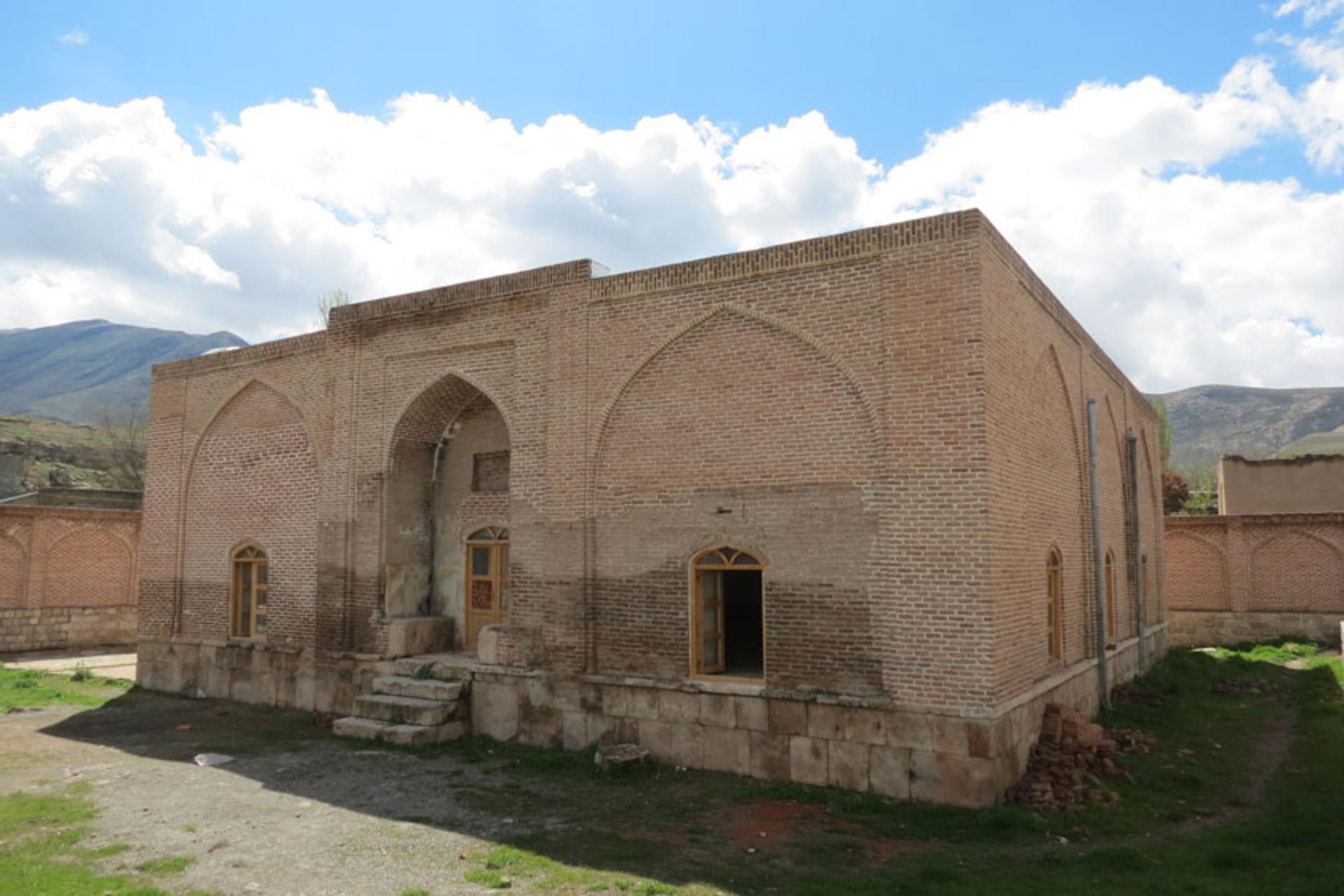 مسجد چورس (قیرمیزی مسجد)