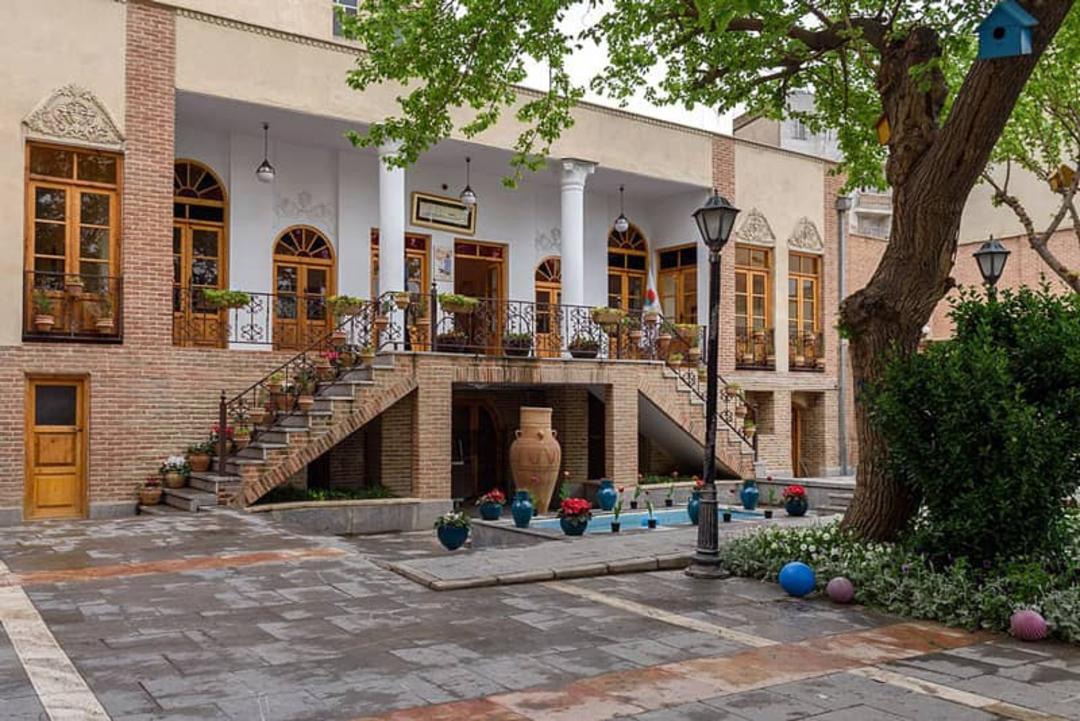 خانه دبیرالملک در محله باغ امین