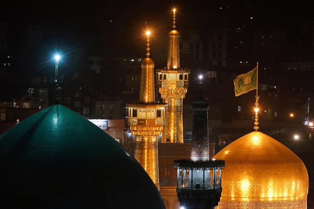گنبد طلایی حرم امام رضا (ع) و مسجد گوهرشاد