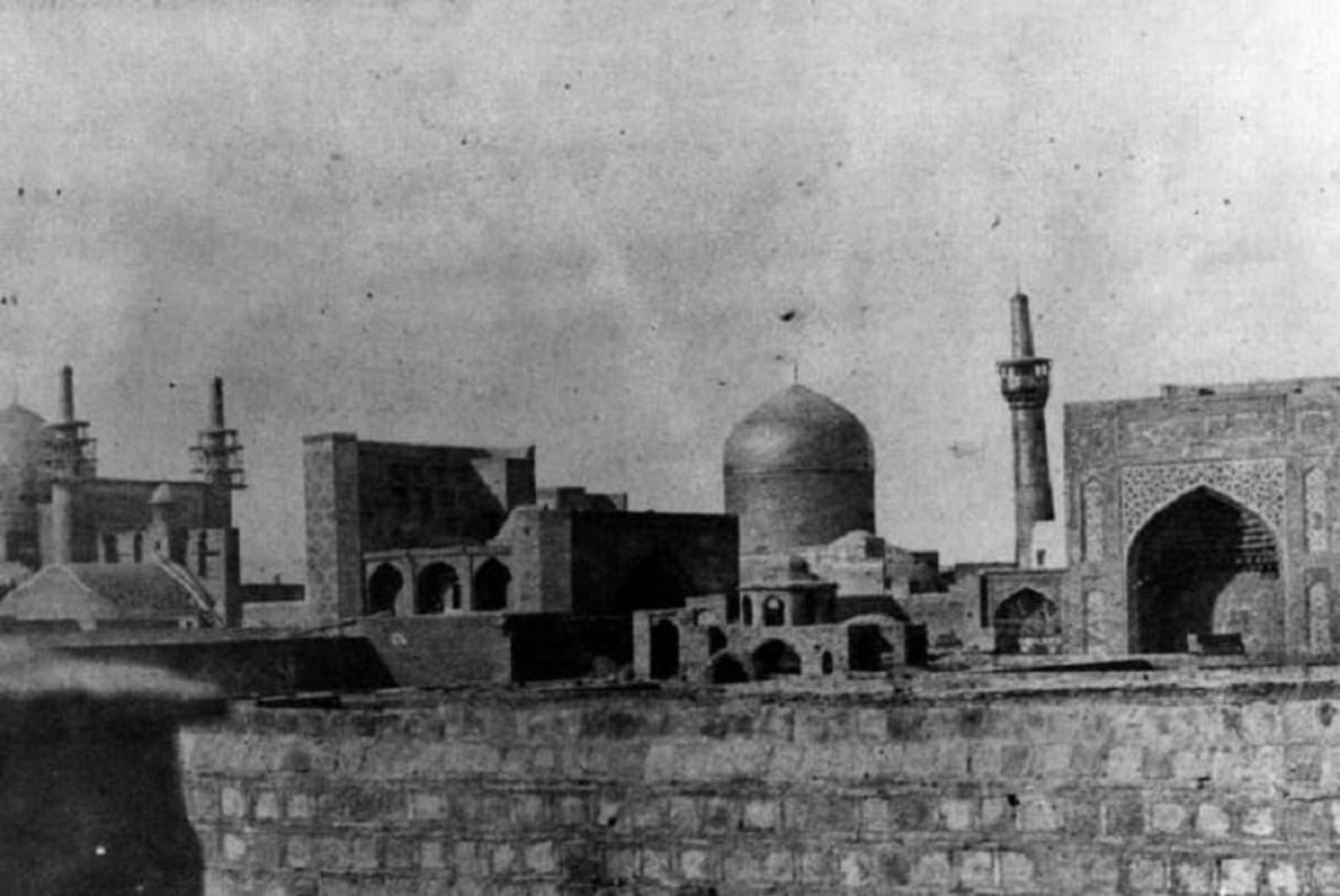گنبد و گلدسته‌ی حرم در دوره‌ی قاجار