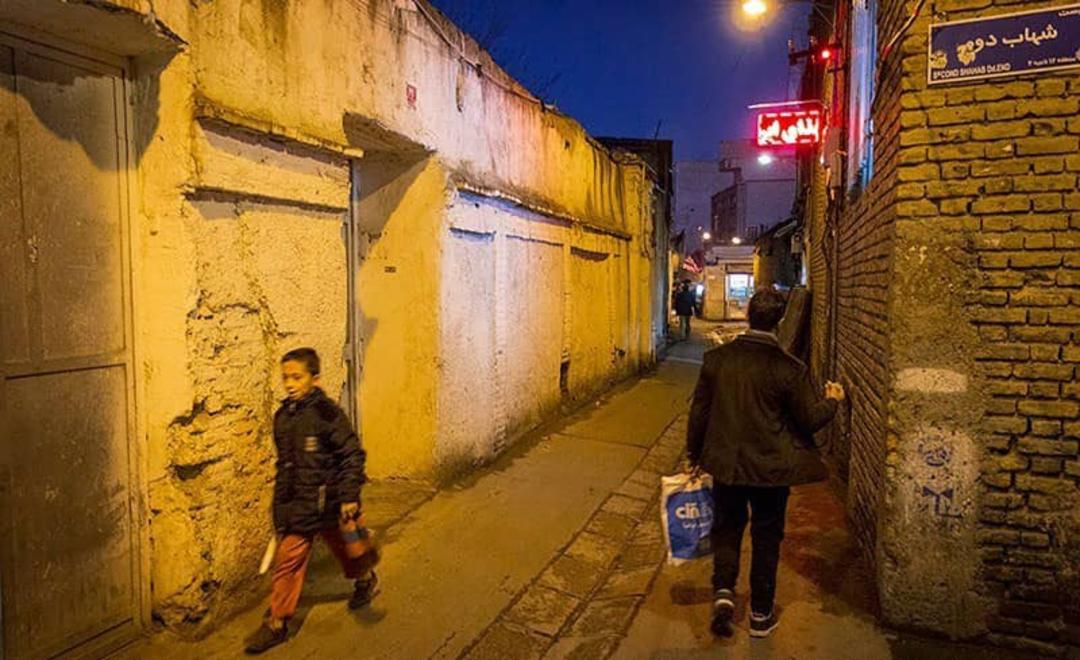 کوچه پس کوچه های تهران قدیم در محله‌ عودلاجان
